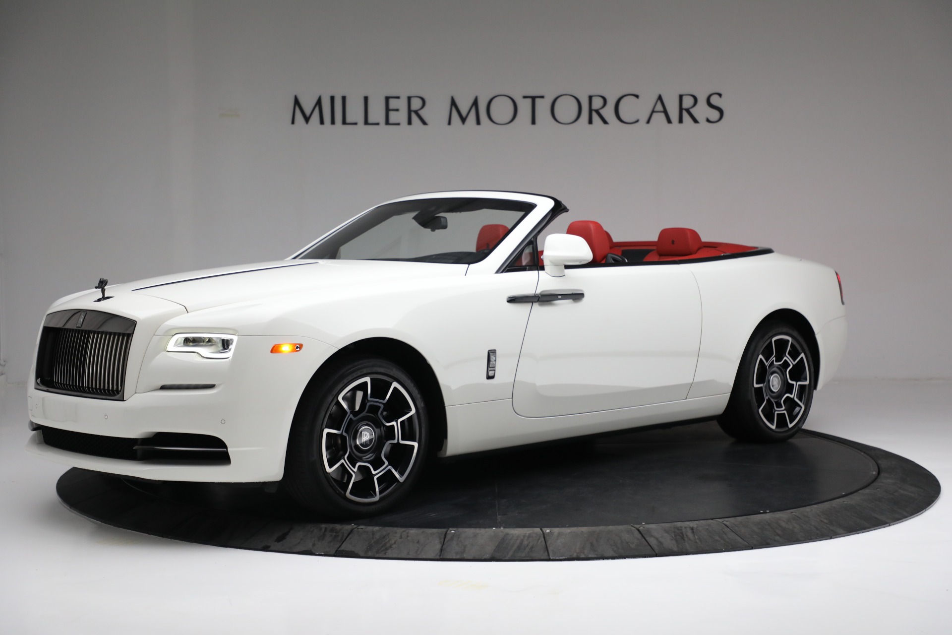 Used 2018 Rolls-Royce Dawn Black Badge for sale $281,900 at McLaren Greenwich in Greenwich CT 06830 1