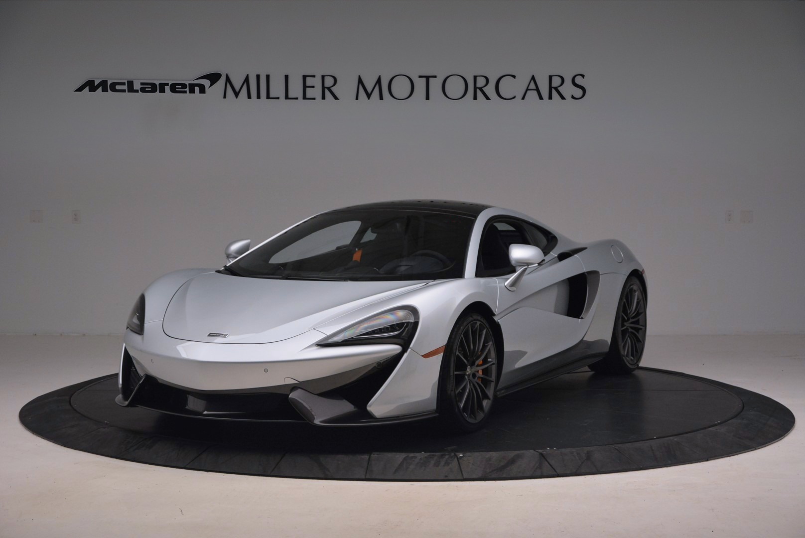 Used 2017 McLaren 570GT for sale Sold at McLaren Greenwich in Greenwich CT 06830 1