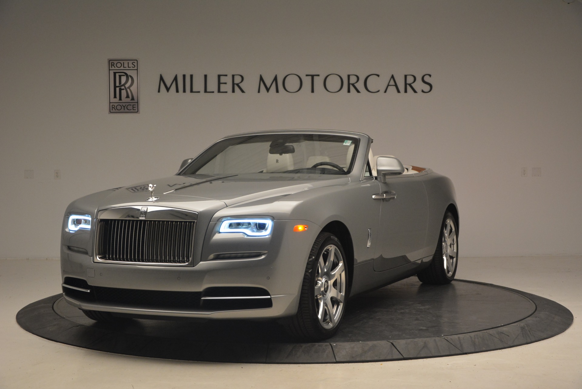 Used 2016 Rolls-Royce Dawn for sale Sold at McLaren Greenwich in Greenwich CT 06830 1