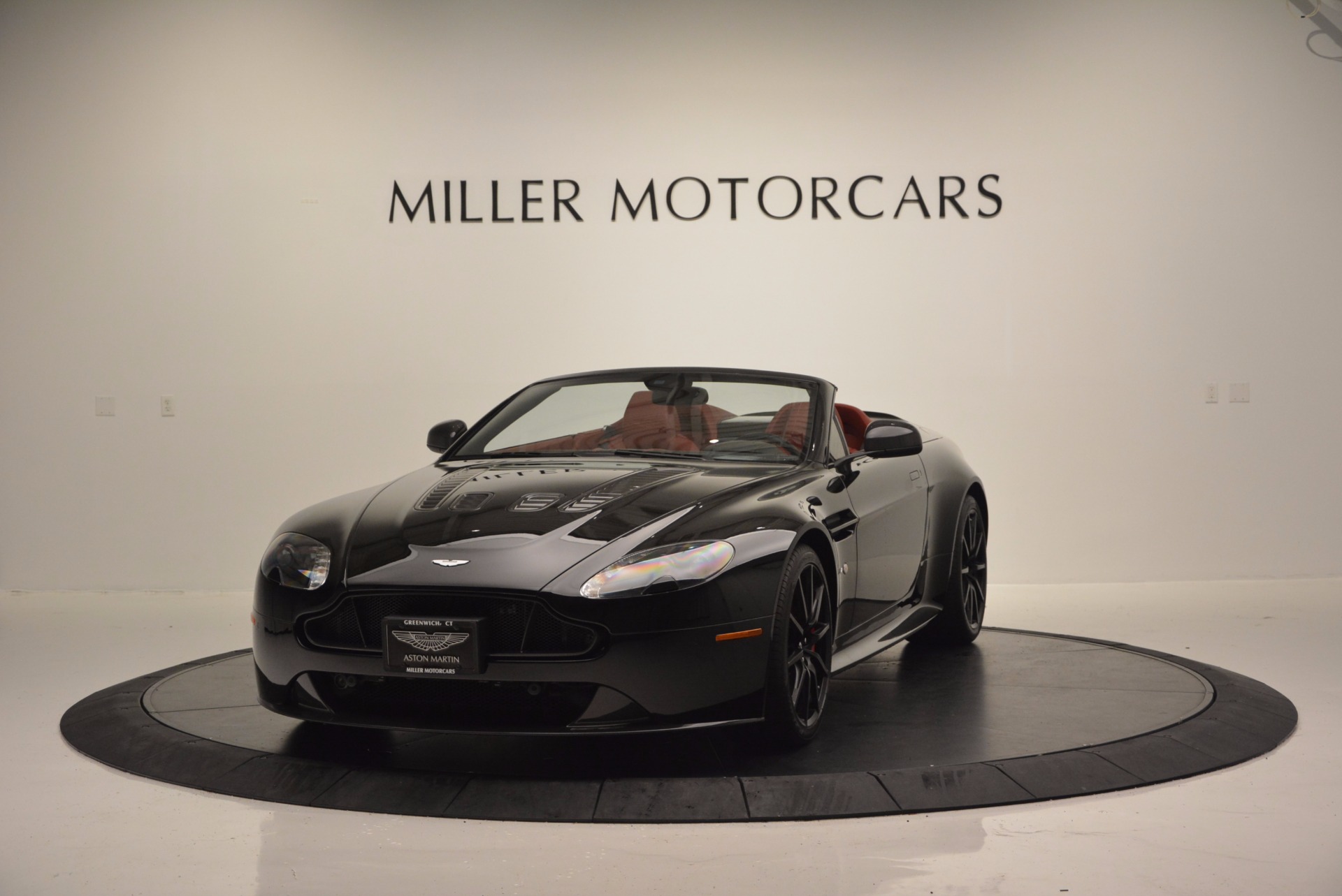 Used 2015 Aston Martin V12 Vantage S Roadster for sale Sold at McLaren Greenwich in Greenwich CT 06830 1