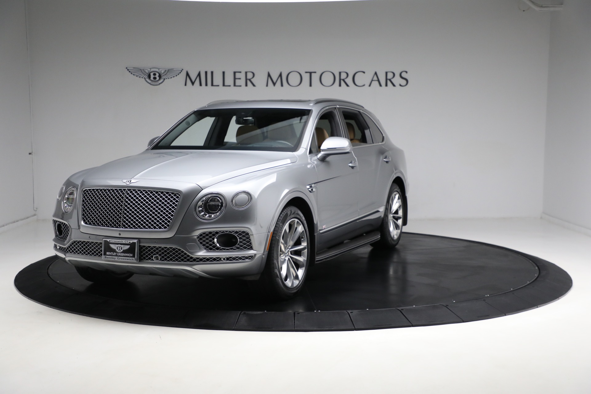 Used 2018 Bentley Bentayga W12 Signature Edition for sale Sold at McLaren Greenwich in Greenwich CT 06830 1