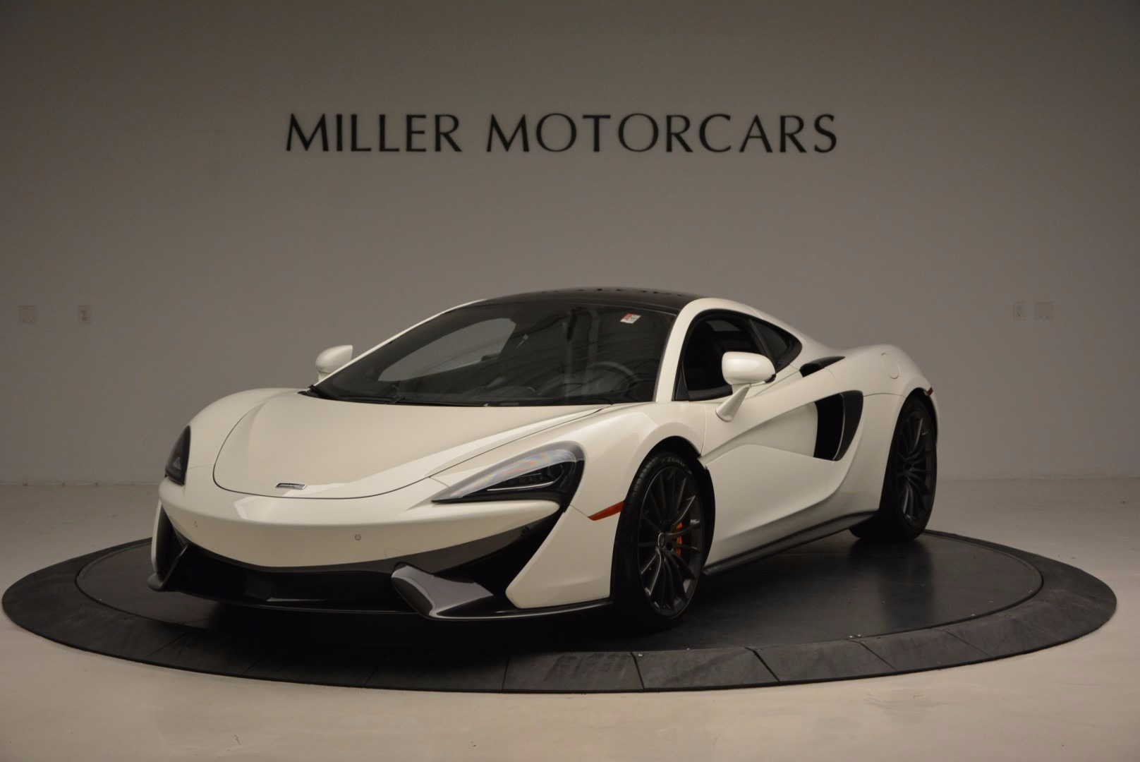 Used 2017 McLaren 570GT for sale Sold at McLaren Greenwich in Greenwich CT 06830 1