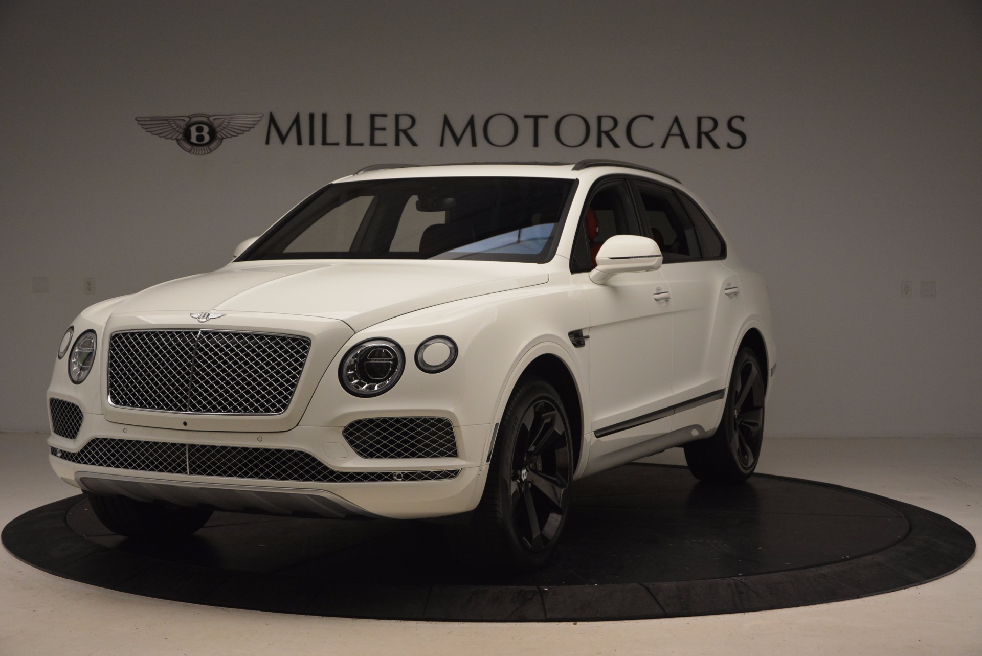 Used 2018 Bentley Bentayga Signature for sale Sold at McLaren Greenwich in Greenwich CT 06830 1