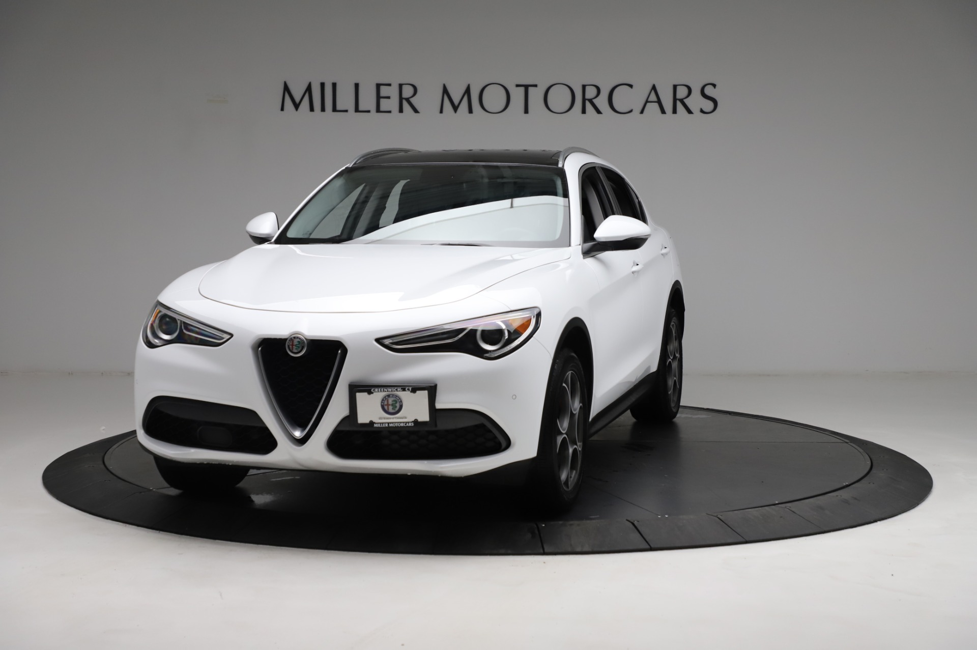 Used 2018 Alfa Romeo Stelvio Q4 for sale Sold at McLaren Greenwich in Greenwich CT 06830 1