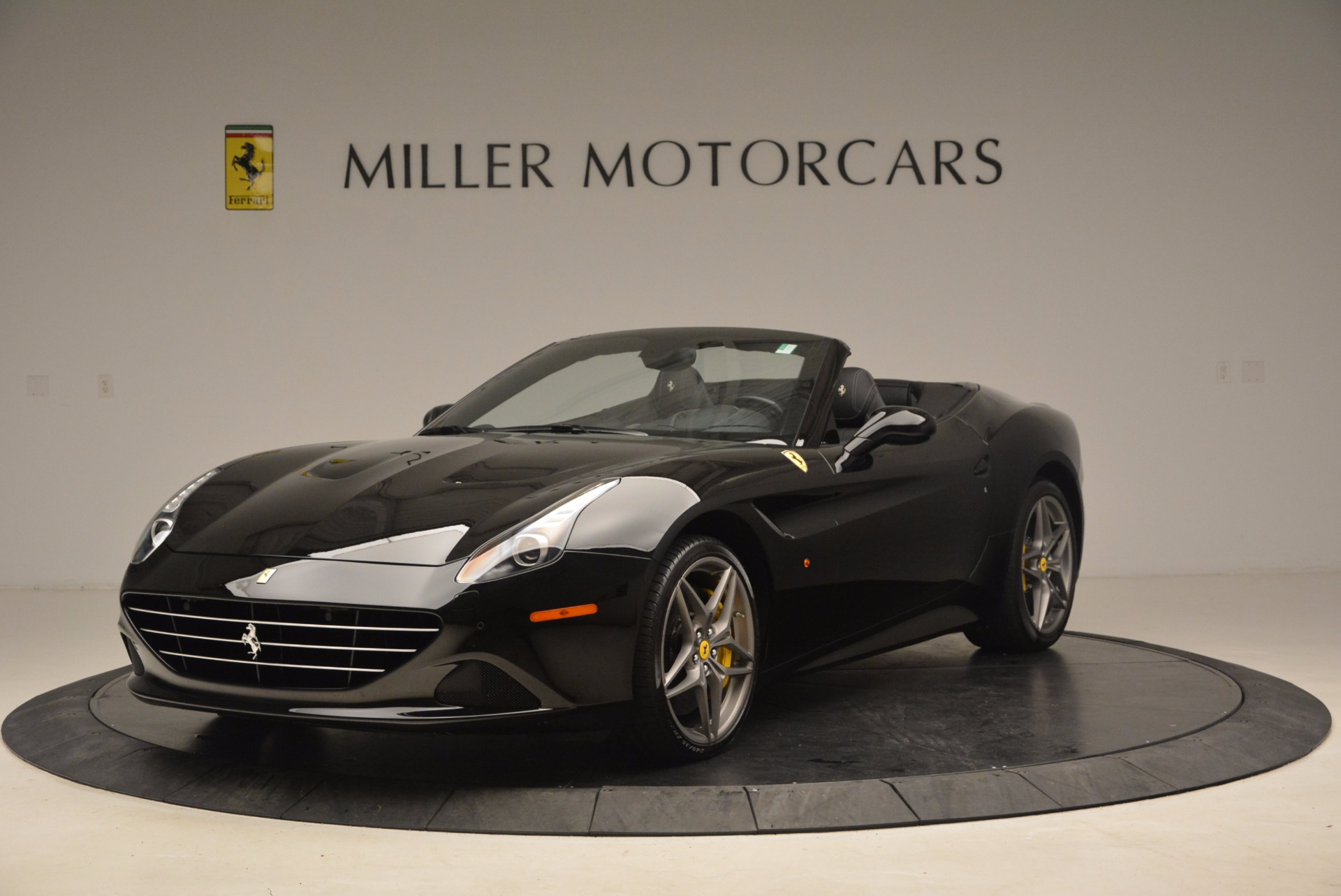 Used 2016 Ferrari California T for sale Sold at McLaren Greenwich in Greenwich CT 06830 1