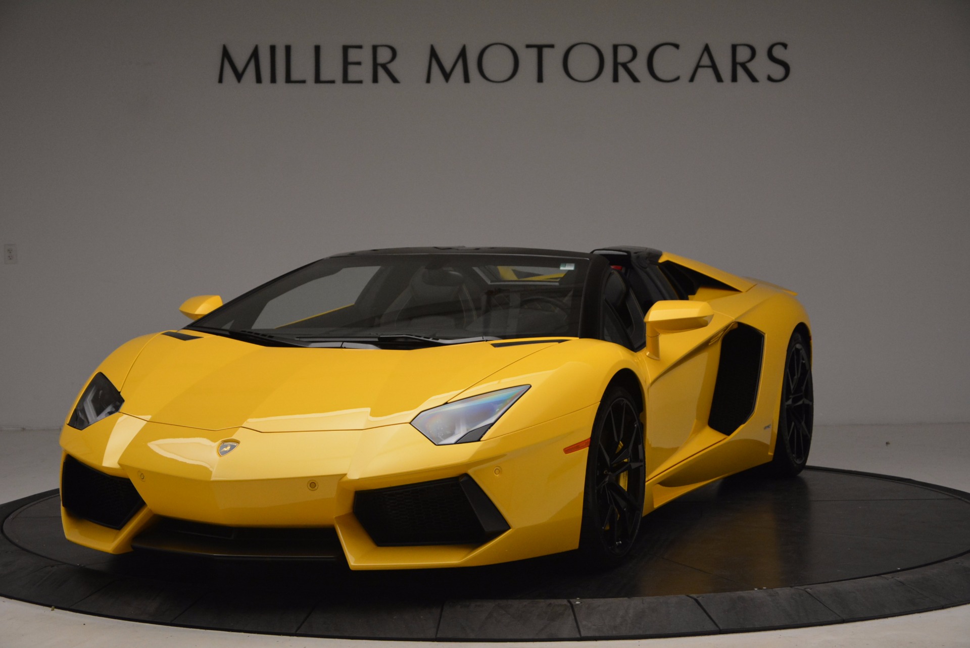 Used 2015 Lamborghini Aventador LP 700-4 Roadster for sale Sold at McLaren Greenwich in Greenwich CT 06830 1