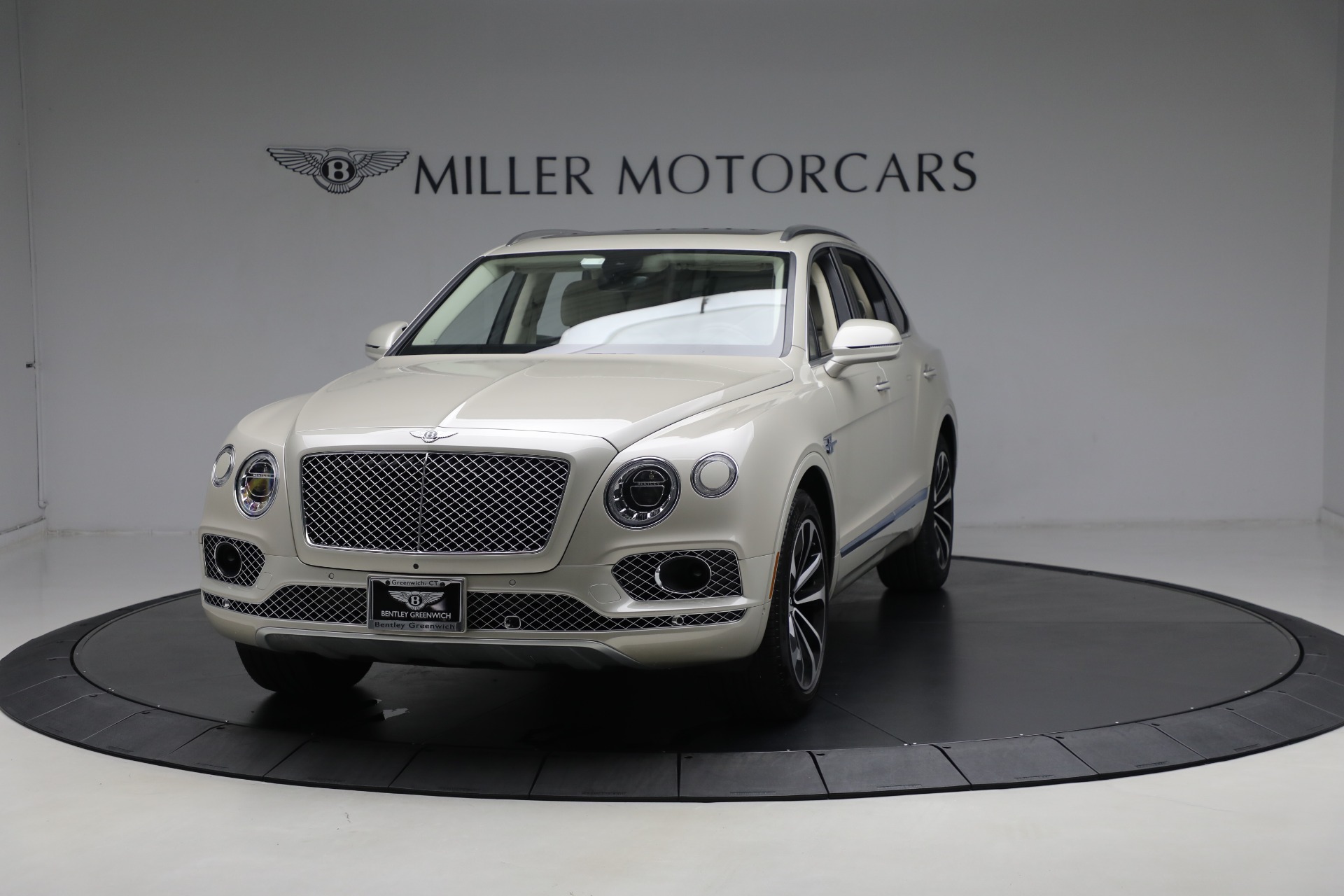 New 2018 Bentley Bentayga Signature for sale Sold at McLaren Greenwich in Greenwich CT 06830 1