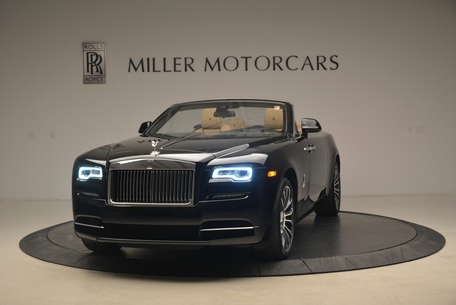 Used 2018 Rolls-Royce Dawn for sale Sold at McLaren Greenwich in Greenwich CT 06830 1