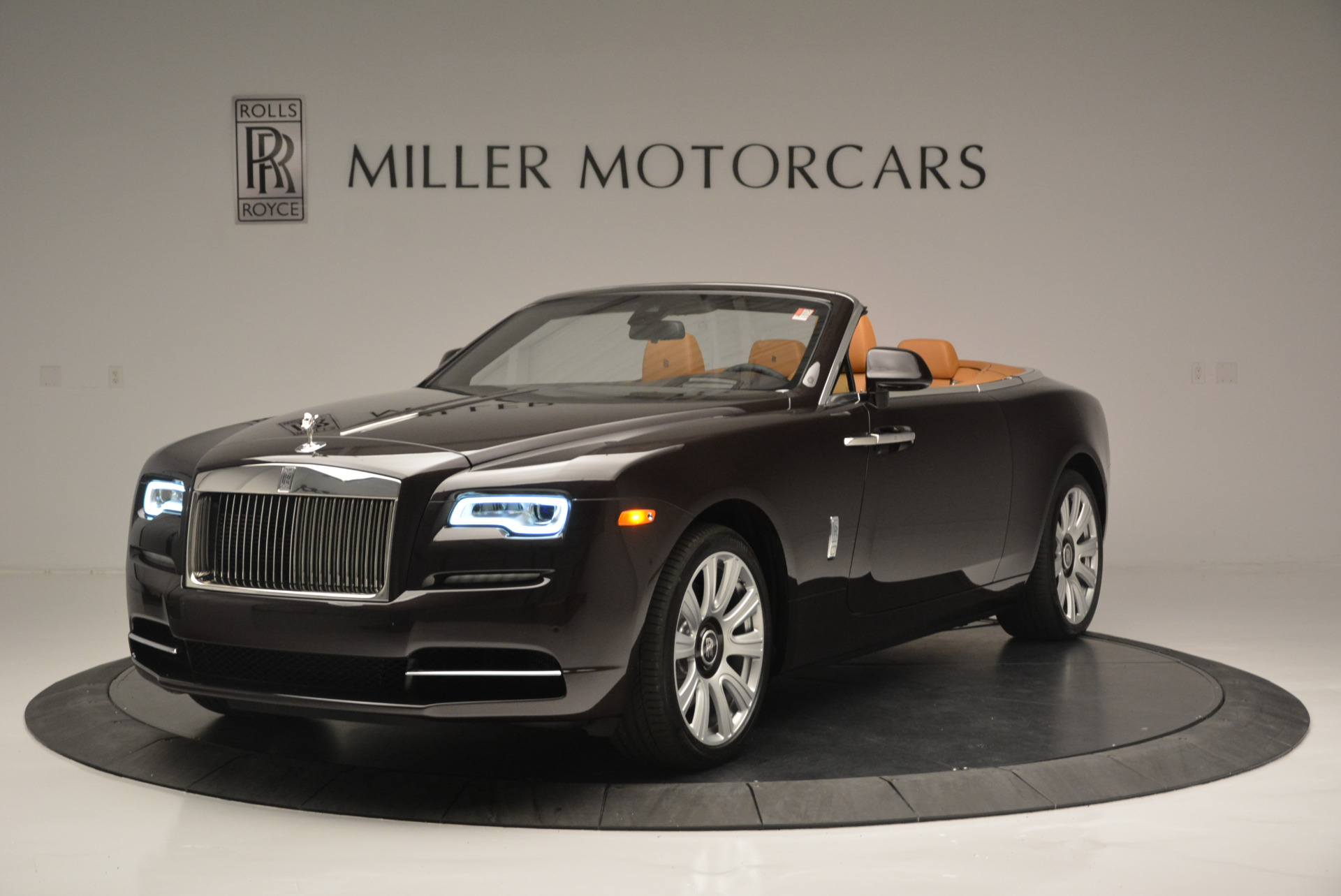 Used 2018 Rolls-Royce Dawn for sale Sold at McLaren Greenwich in Greenwich CT 06830 1