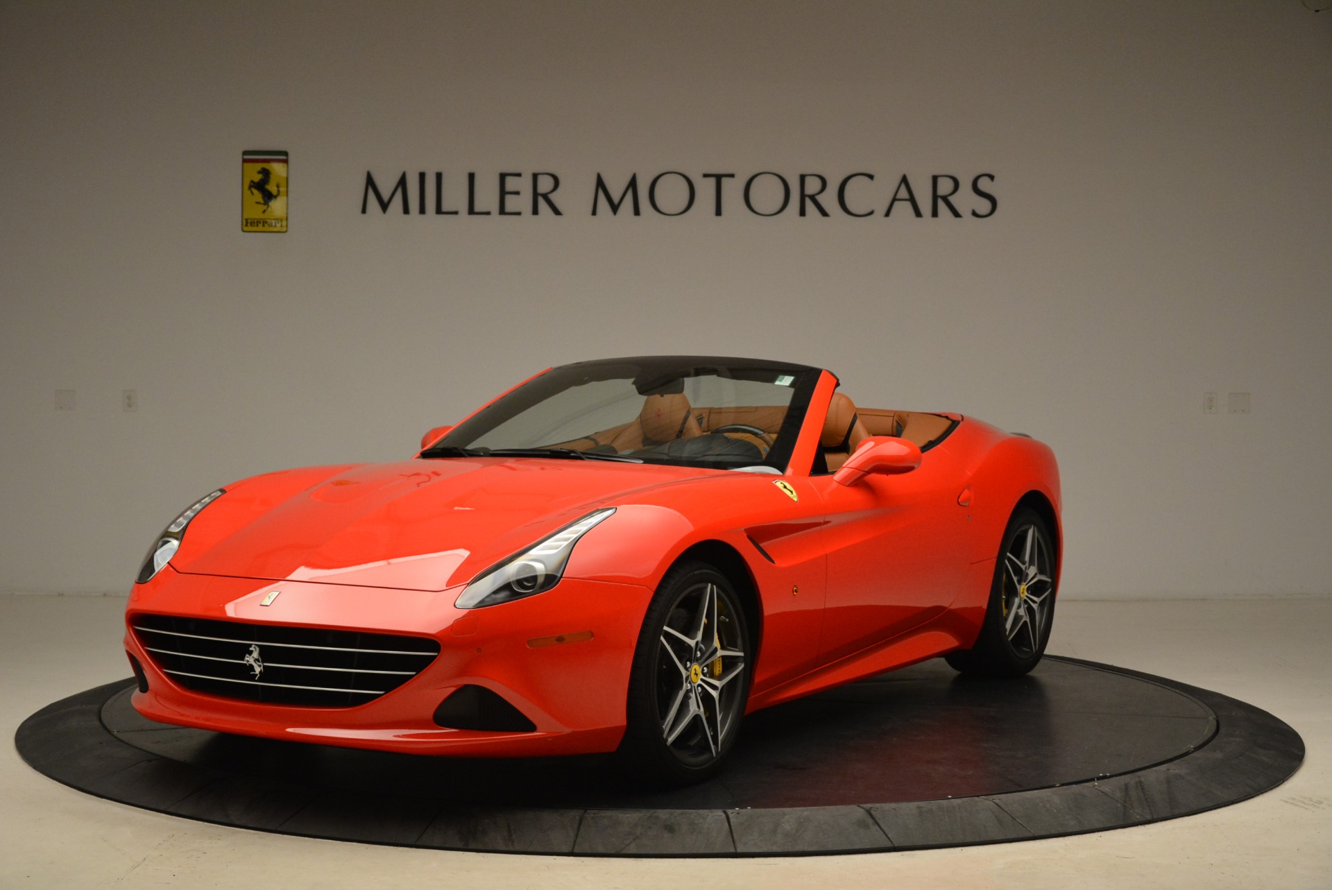Used 2015 Ferrari California T for sale Sold at McLaren Greenwich in Greenwich CT 06830 1