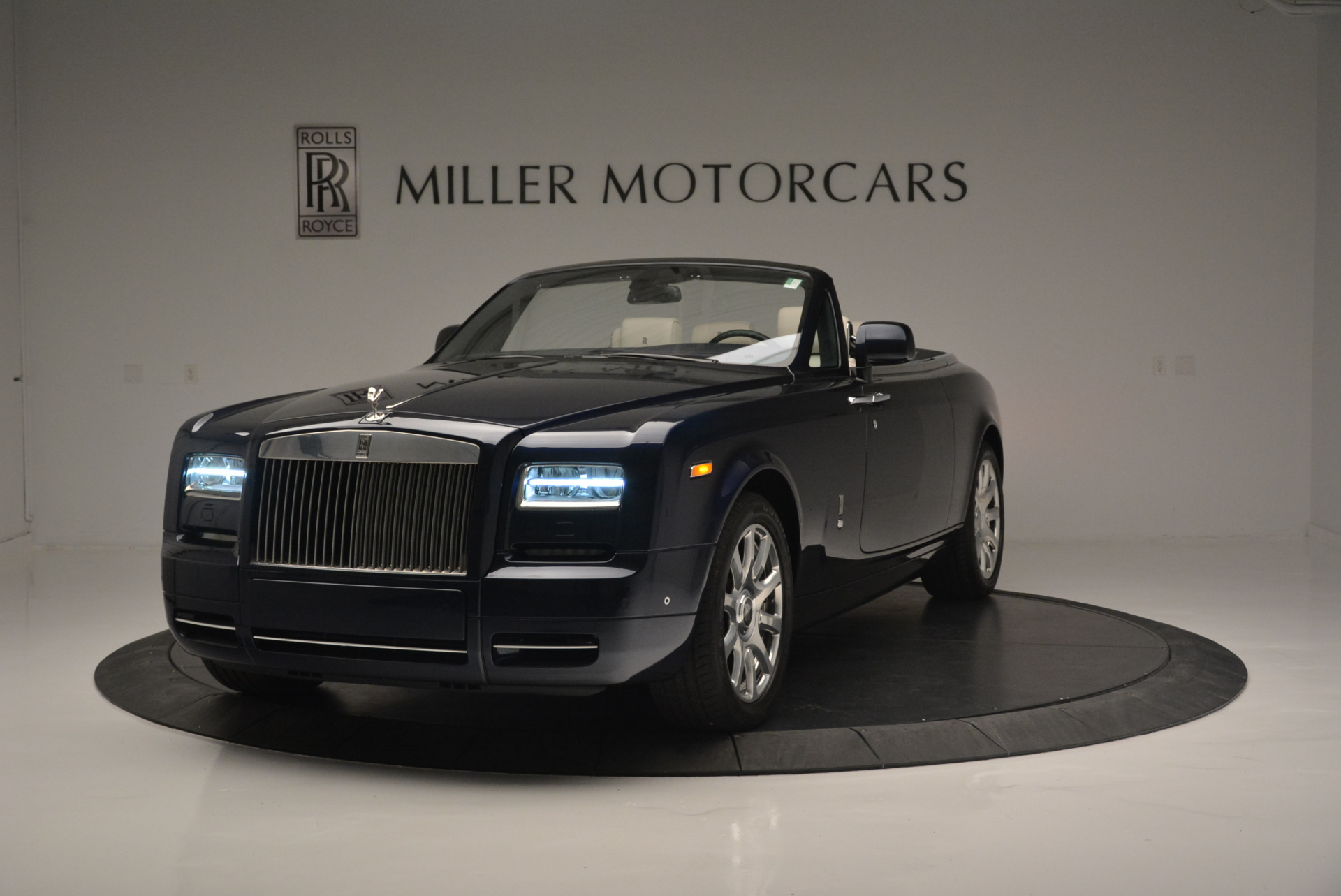 Used 2014 Rolls-Royce Phantom Drophead Coupe for sale Sold at McLaren Greenwich in Greenwich CT 06830 1