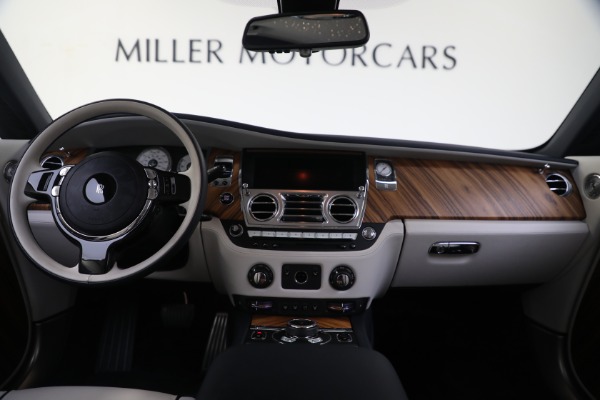 Used 2019 Rolls-Royce Wraith for sale Sold at McLaren Greenwich in Greenwich CT 06830 4
