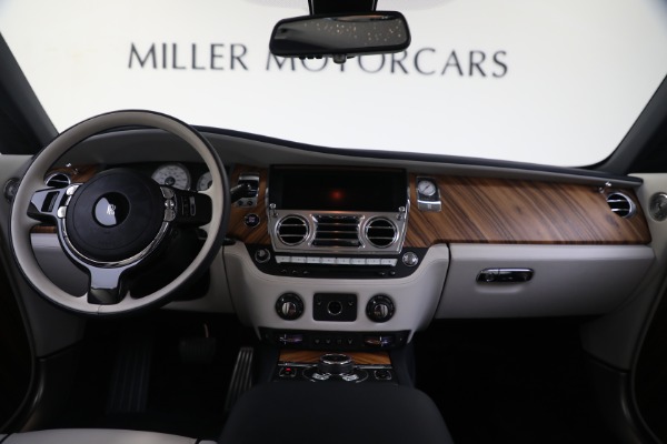 Used 2019 Rolls-Royce Wraith for sale Call for price at McLaren Greenwich in Greenwich CT 06830 4