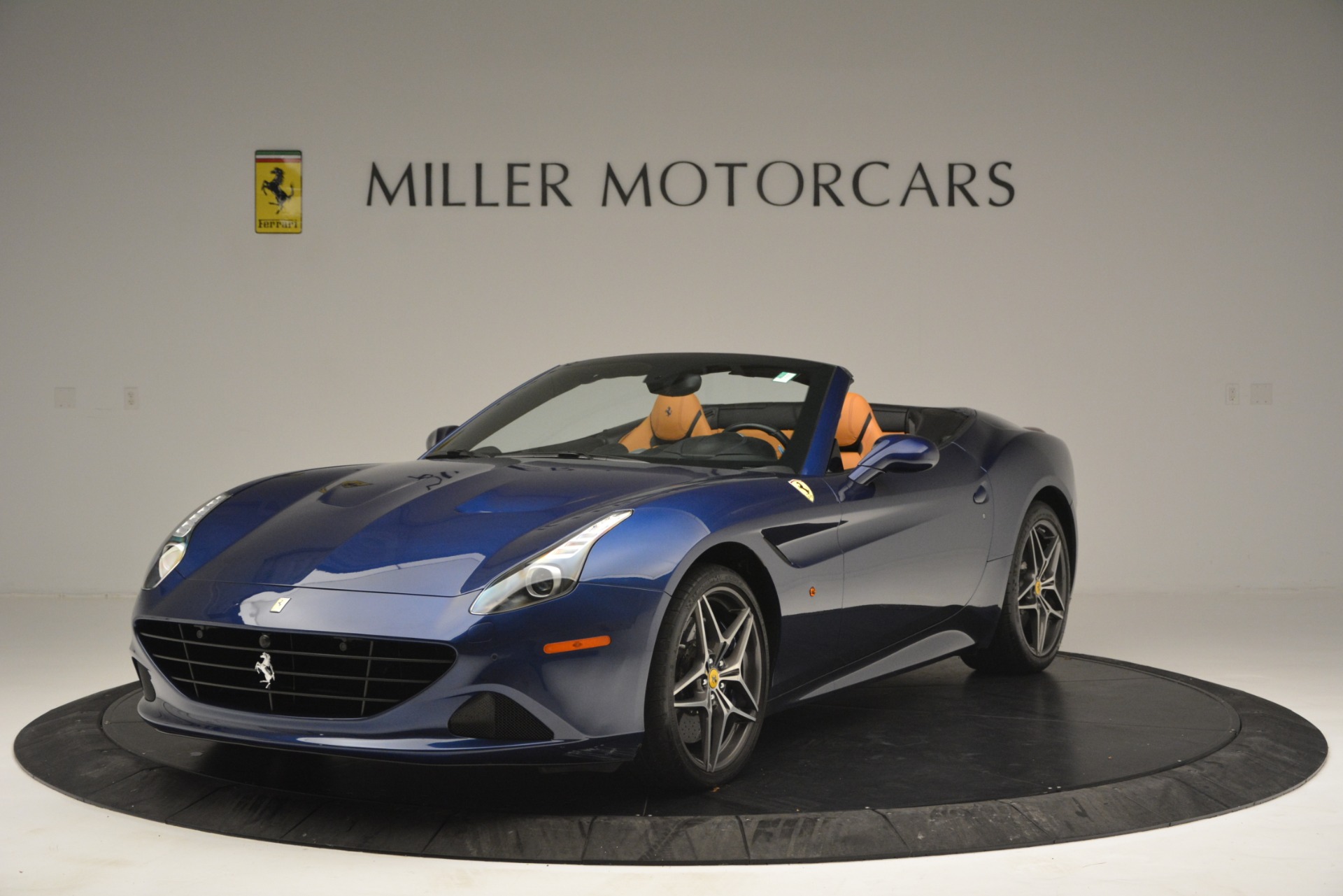 Used 2016 Ferrari California T for sale Sold at McLaren Greenwich in Greenwich CT 06830 1