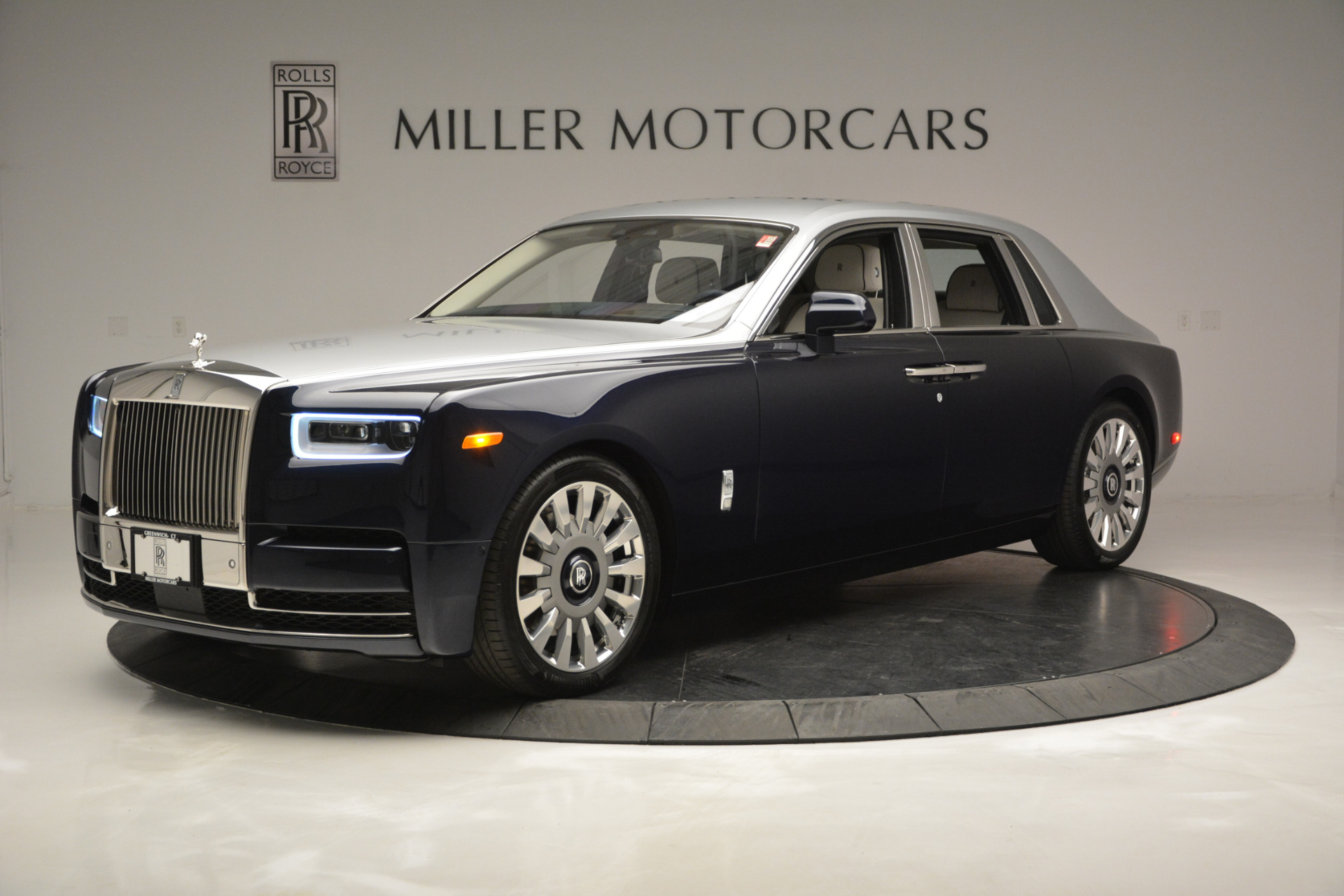 Rolls Royce Cullinan SUV unveiled