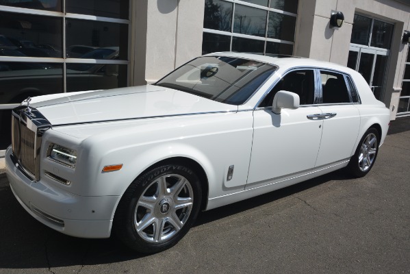 Used 2014 Rolls-Royce Phantom for sale Sold at McLaren Greenwich in Greenwich CT 06830 3