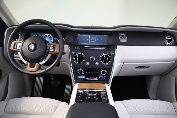 Used 2019 Rolls-Royce Cullinan for sale $329,900 at McLaren Greenwich in Greenwich CT 06830 4