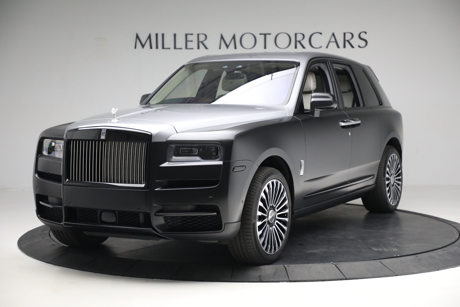 Used 2019 Rolls-Royce Cullinan for sale Sold at McLaren Greenwich in Greenwich CT 06830 1