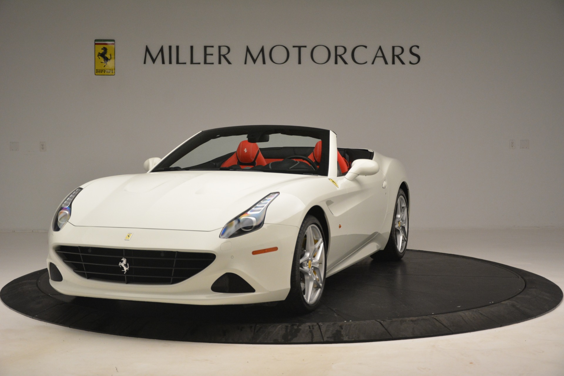 Used 2016 Ferrari California T for sale Sold at McLaren Greenwich in Greenwich CT 06830 1