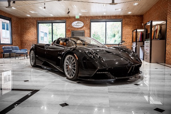 Used 2017 Pagani Huayra Roadster Roadster for sale Sold at McLaren Greenwich in Greenwich CT 06830 3