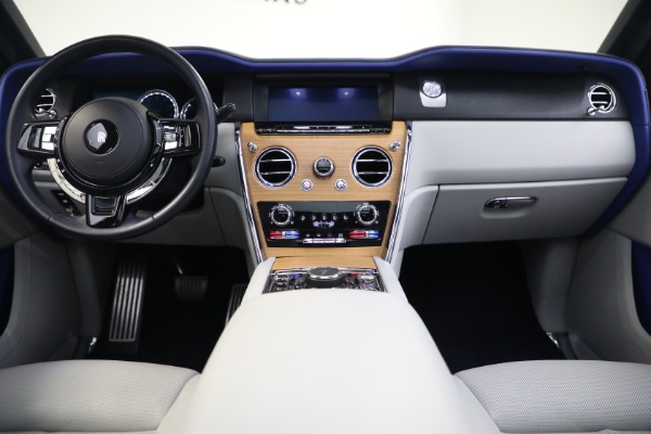 Used 2019 Rolls-Royce Cullinan for sale $276,900 at McLaren Greenwich in Greenwich CT 06830 4