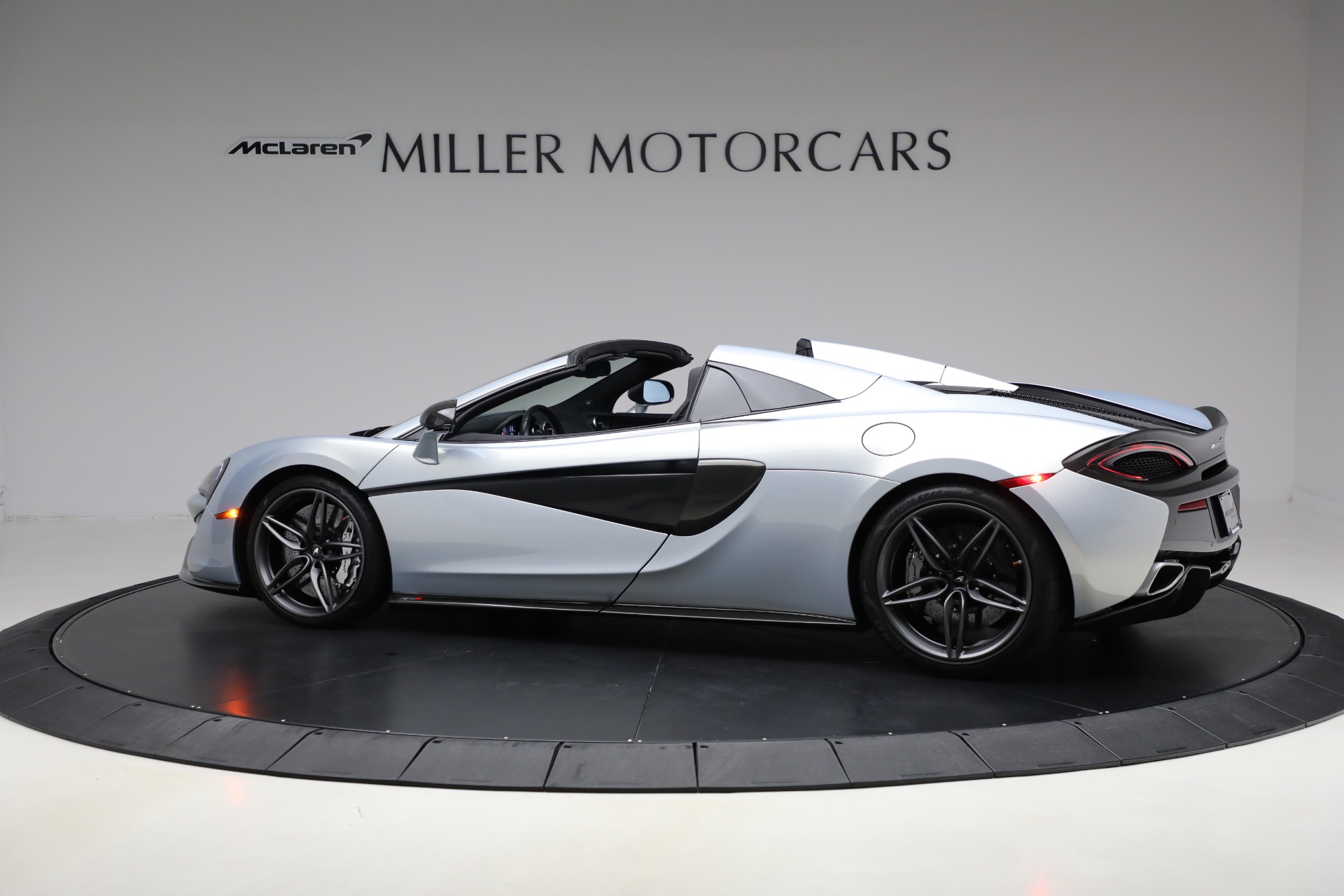 2500c シルバー Pre-Owned 2020 McLaren 570S Spider Convertible For Sale (Special