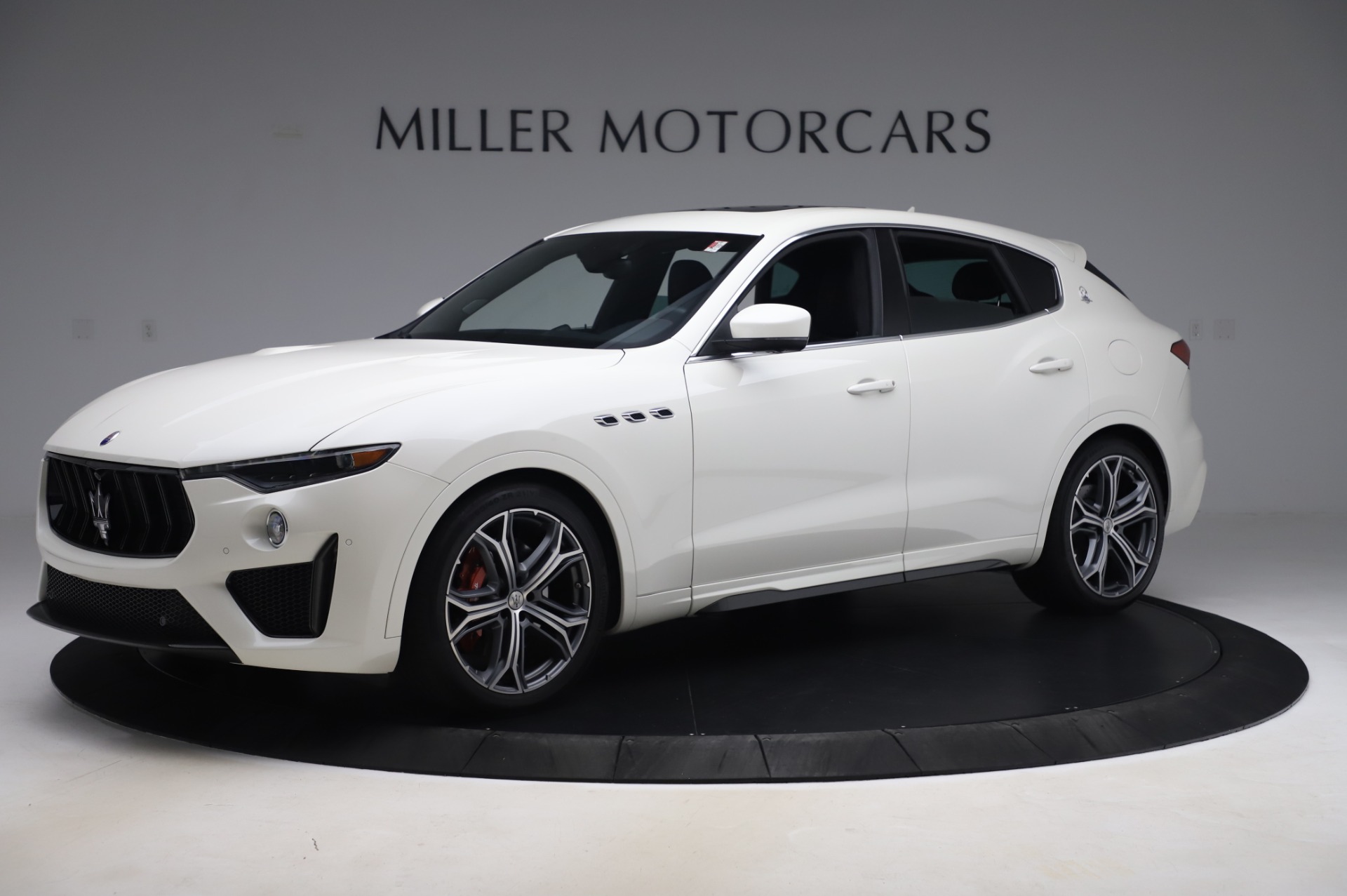 Used 2019 Maserati Levante Trofeo for sale $45,900 at McLaren Greenwich in Greenwich CT 06830 1