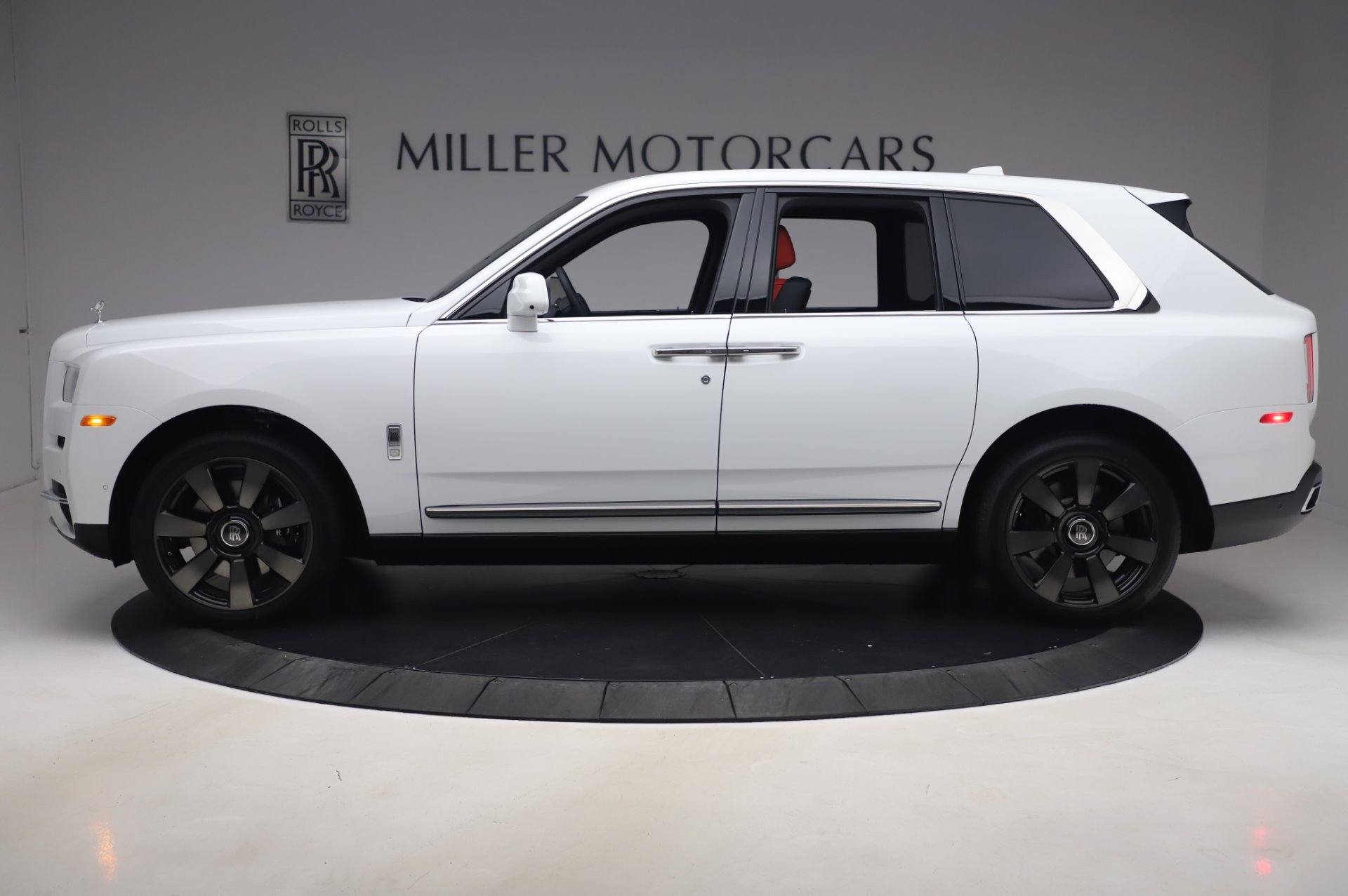 File2019 RollsRoyce Cullinan in Arctic White rear rightjpg  Wikimedia  Commons