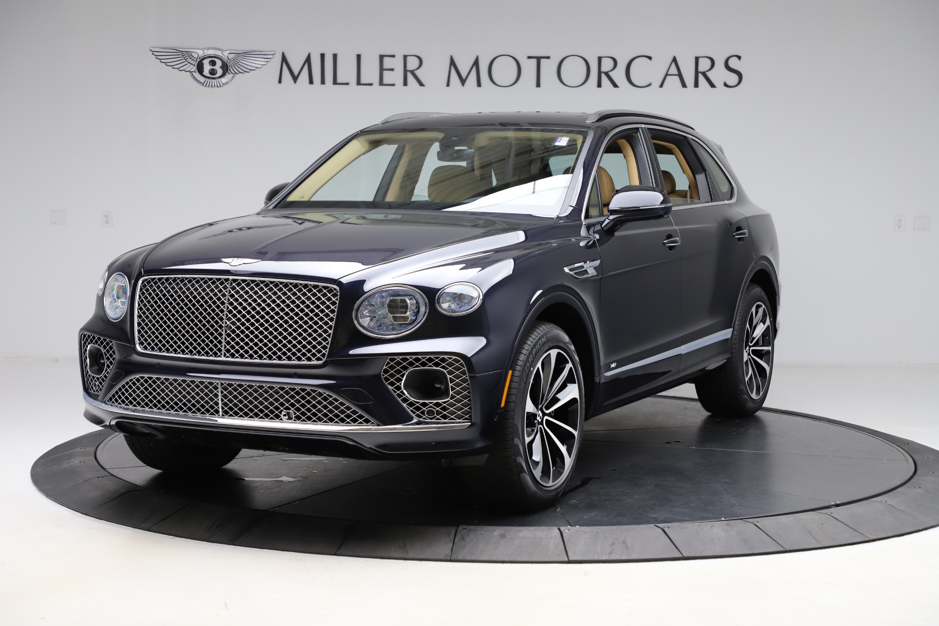 New 2021 Bentley Bentayga V8 for sale $209,755 at McLaren Greenwich in Greenwich CT 06830 1