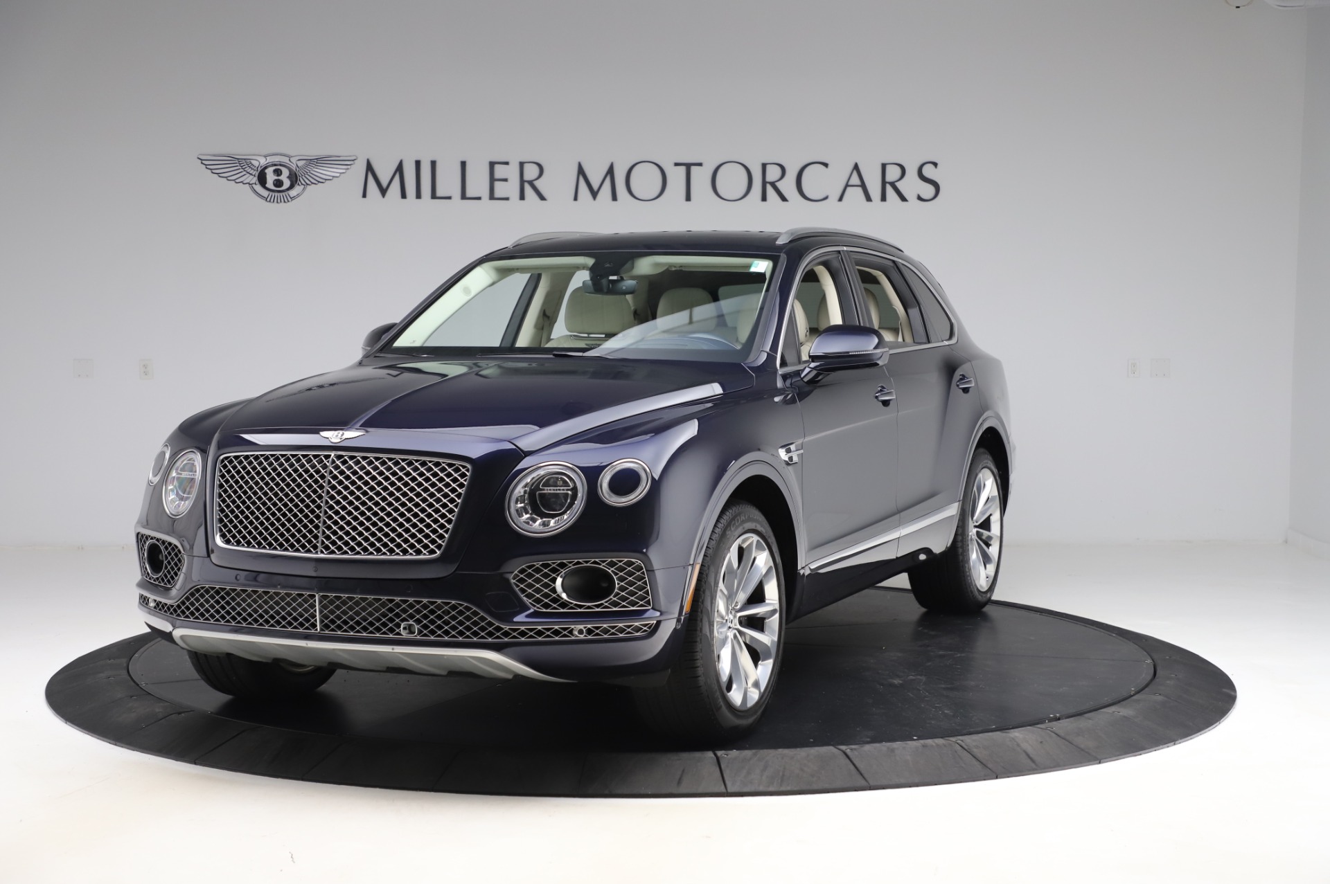 Used 2017 Bentley Bentayga W12 for sale Sold at McLaren Greenwich in Greenwich CT 06830 1