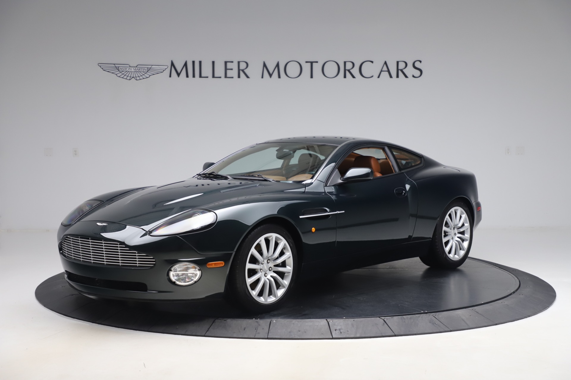 Kyosho Aston Martin Vanquish V12 1:12 | eBay