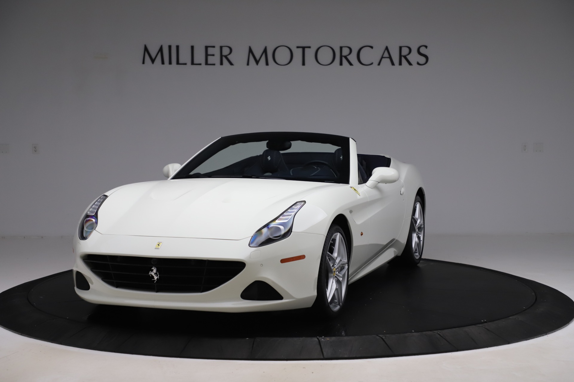 Used 2016 Ferrari California T for sale Sold at McLaren Greenwich in Greenwich CT 06830 1