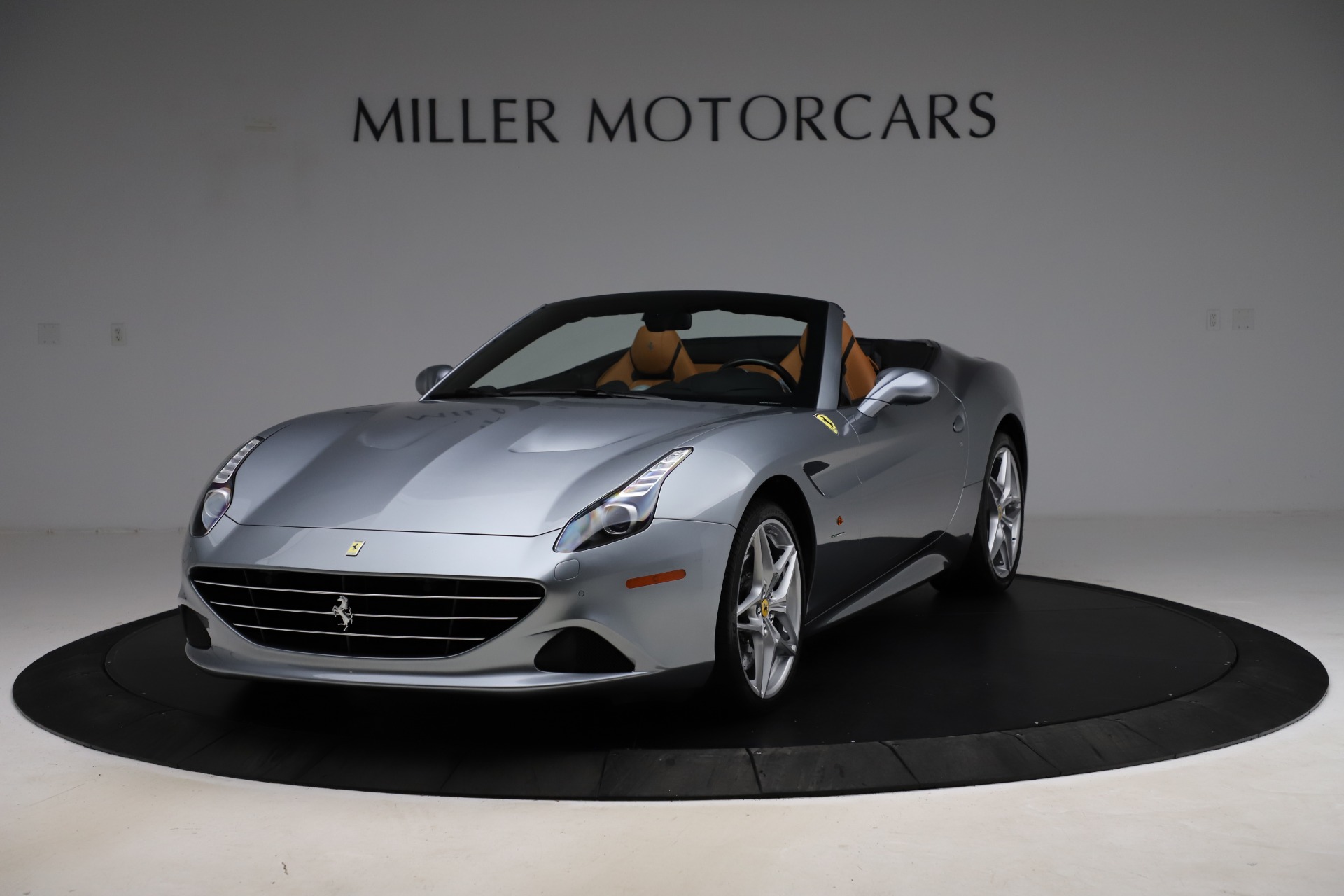 Used 2016 Ferrari California T for sale Sold at McLaren Greenwich in Greenwich CT 06830 1