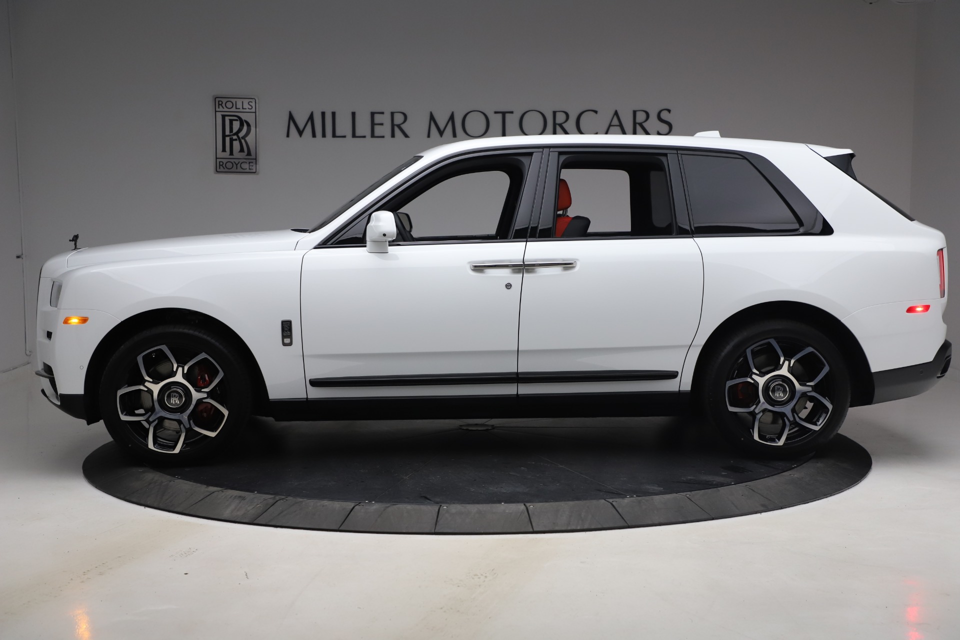 RollsRoyce Cullinan  Không đơn thuần chỉ là  Thảm lót sàn KATA