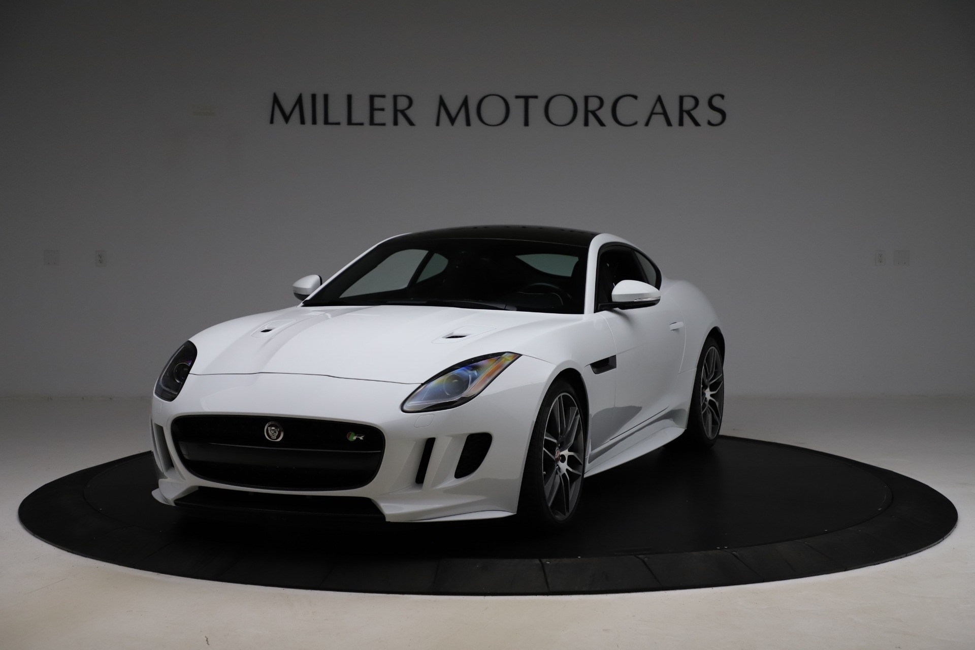 Used 2016 Jaguar F-TYPE R for sale Sold at McLaren Greenwich in Greenwich CT 06830 1