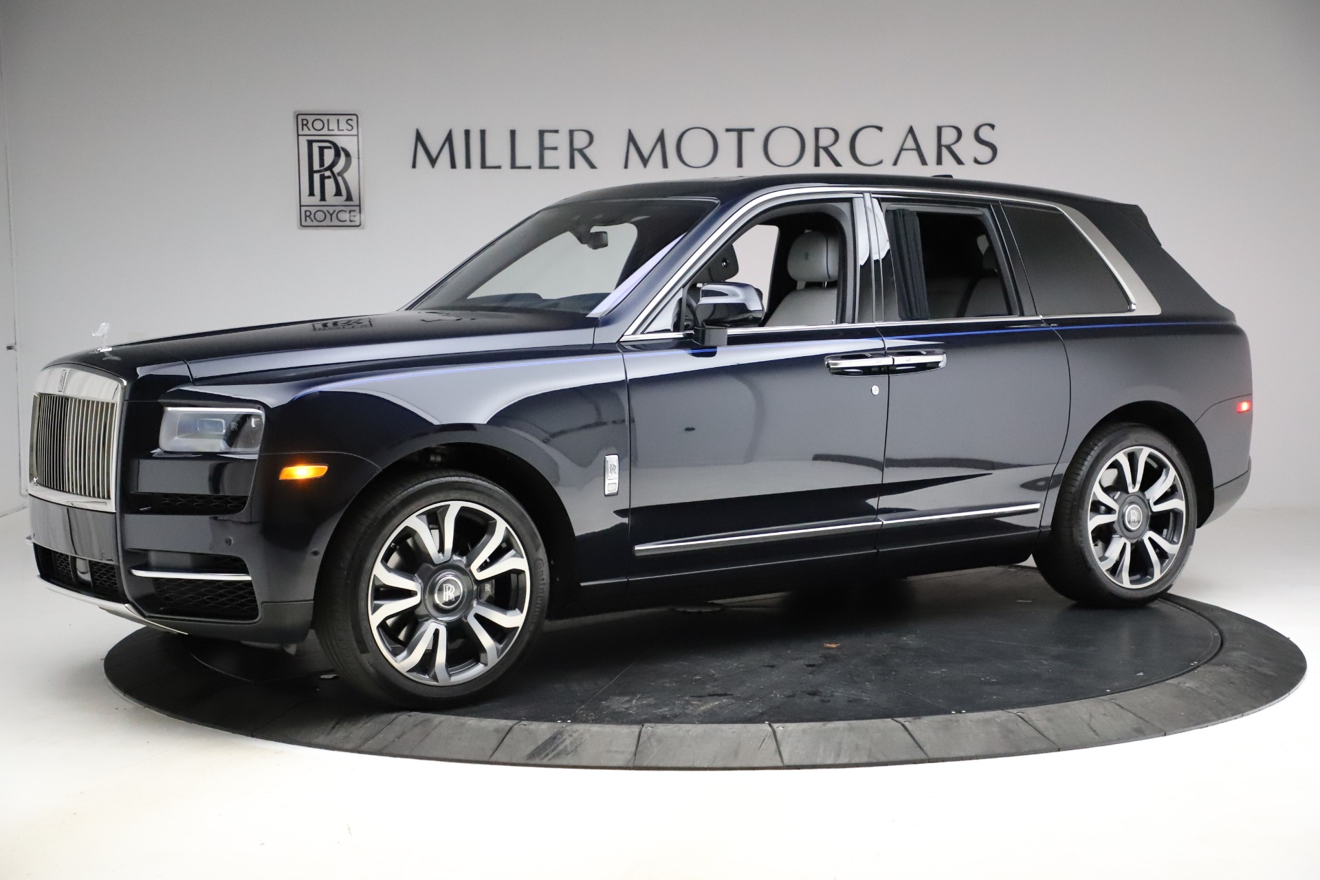 RollsRoyce Cullinan Black Badge 2020 đẹp mãn nhãn chính thức ra mắt
