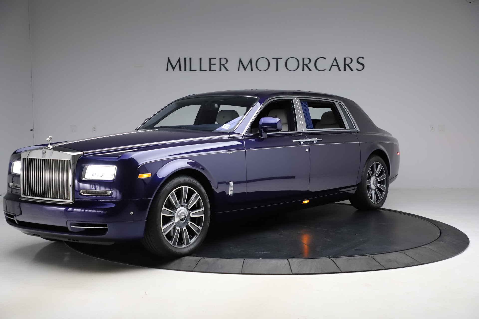 Used 2016 Rolls-Royce Phantom EWB for sale Sold at McLaren Greenwich in Greenwich CT 06830 1