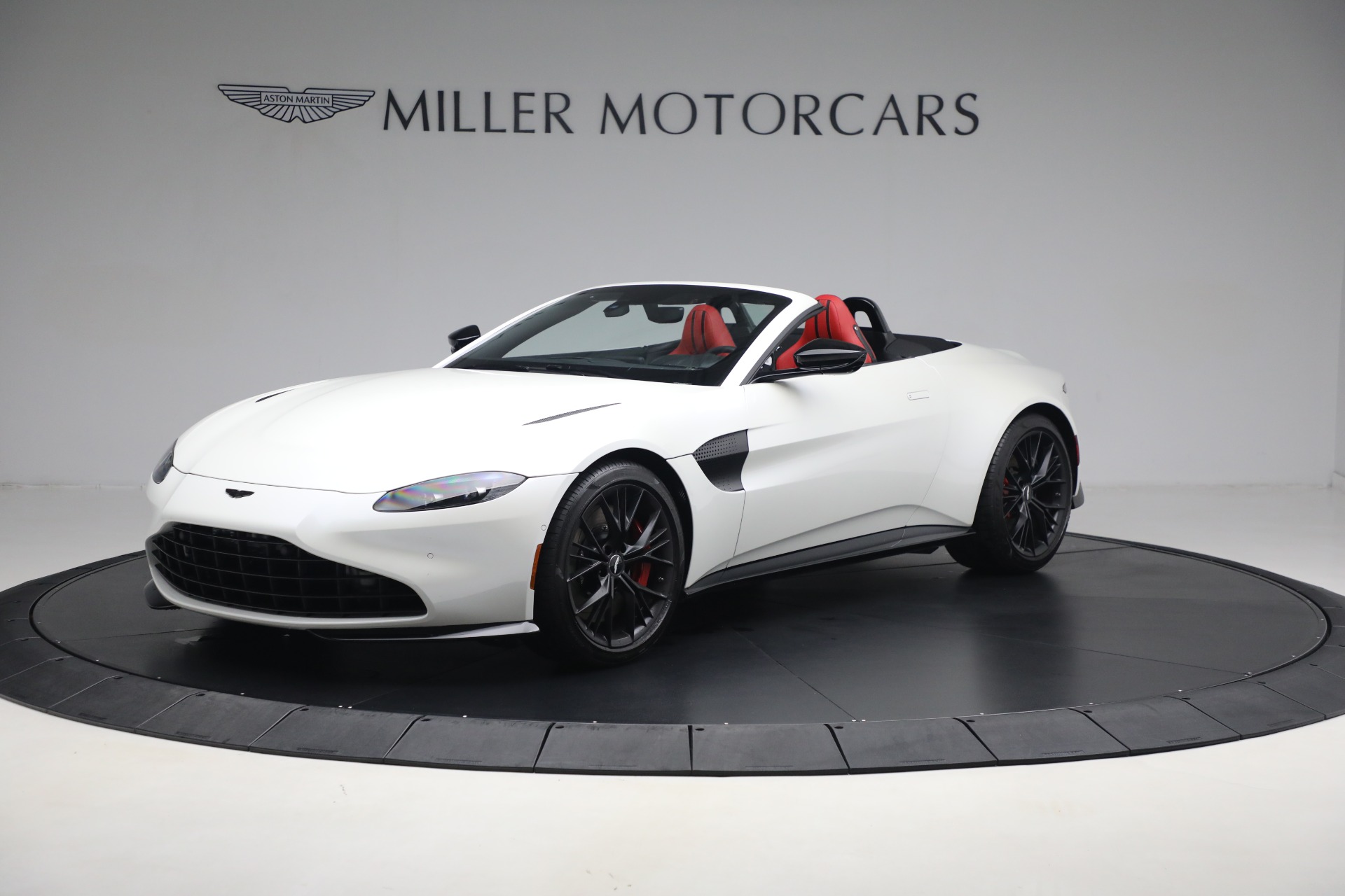 Used 2021 Aston Martin Vantage Roadster for sale Sold at McLaren Greenwich in Greenwich CT 06830 1