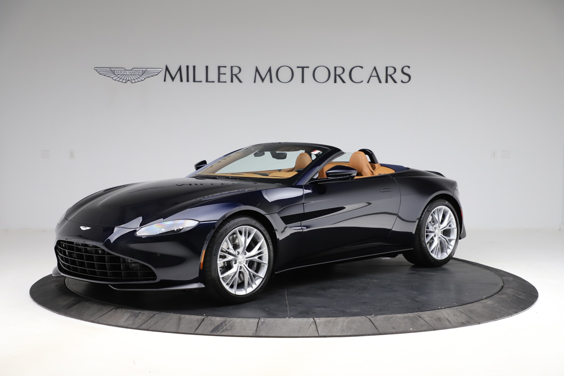 New 2021 Aston Martin Vantage Roadster Convertible for sale $205,686 at McLaren Greenwich in Greenwich CT 06830 1