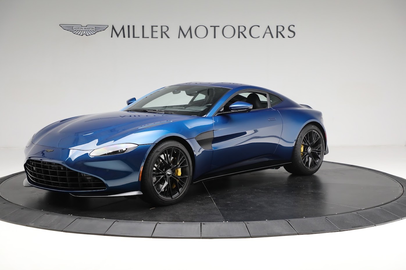 Used 2021 Aston Martin Vantage for sale Sold at McLaren Greenwich in Greenwich CT 06830 1