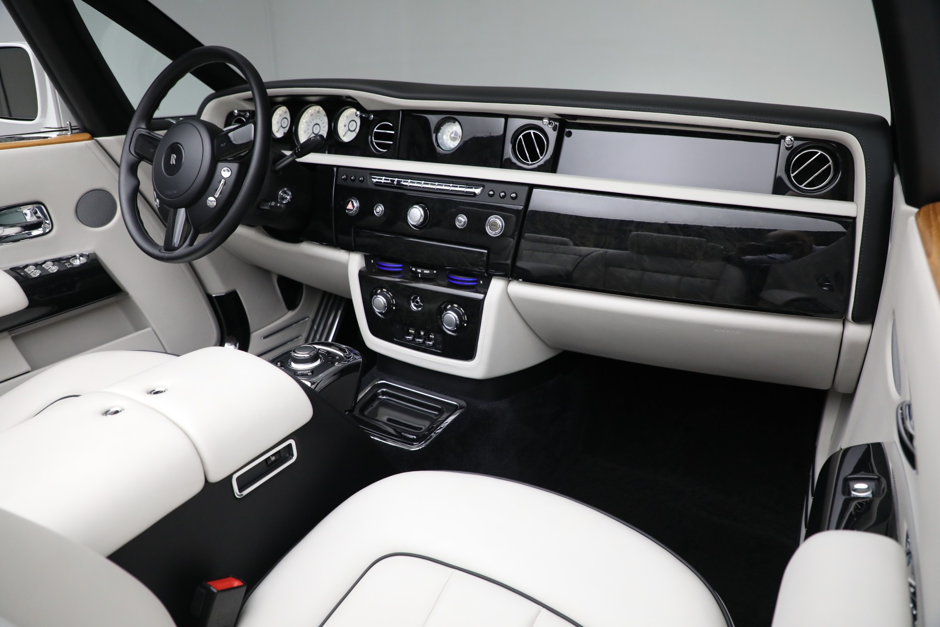 PreOwned 2017 RollsRoyce Phantom Drophead Coupe For Sale (Special