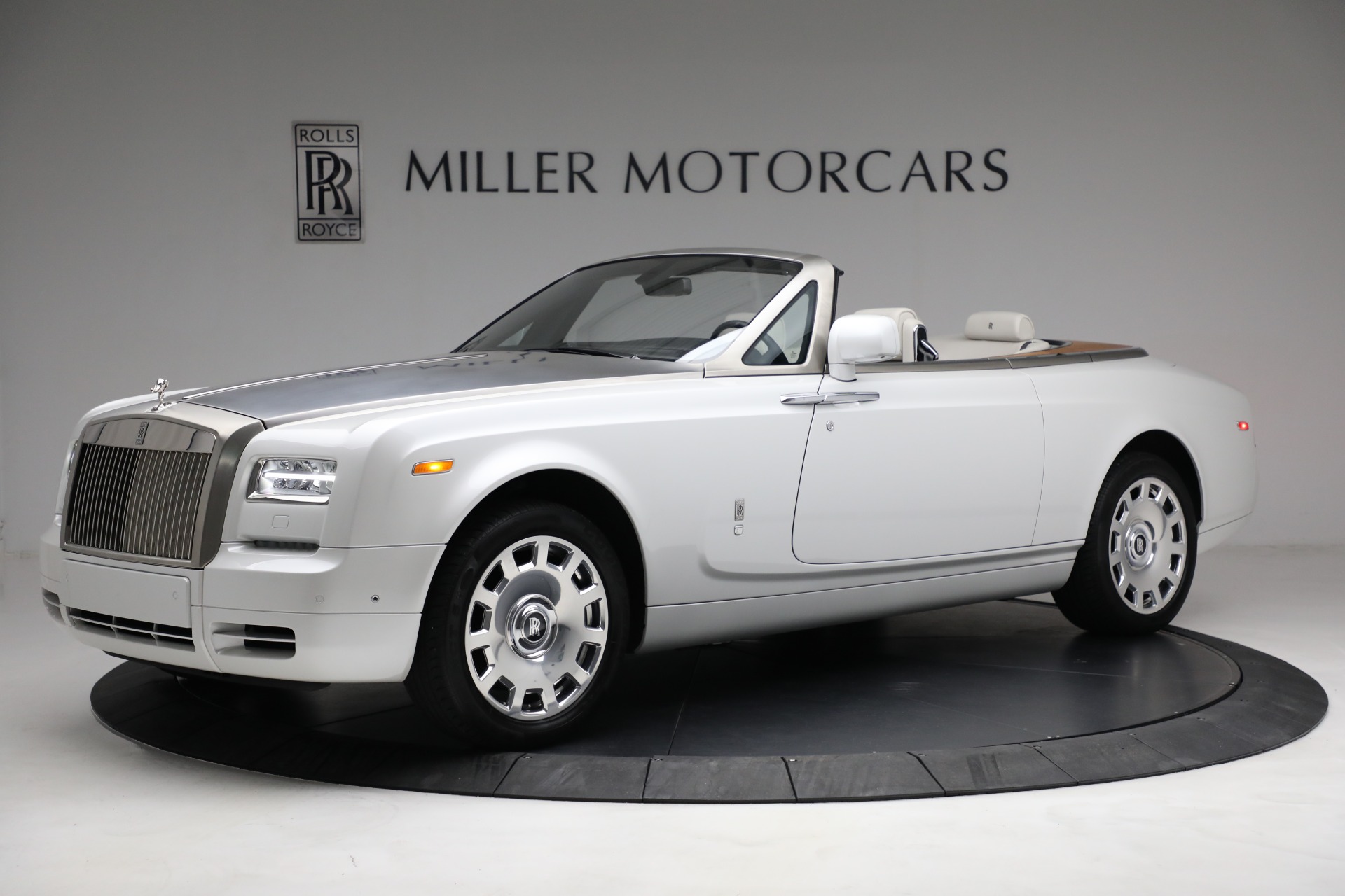 Siêu xe RollsRoyce Phantom Drophead Coupe