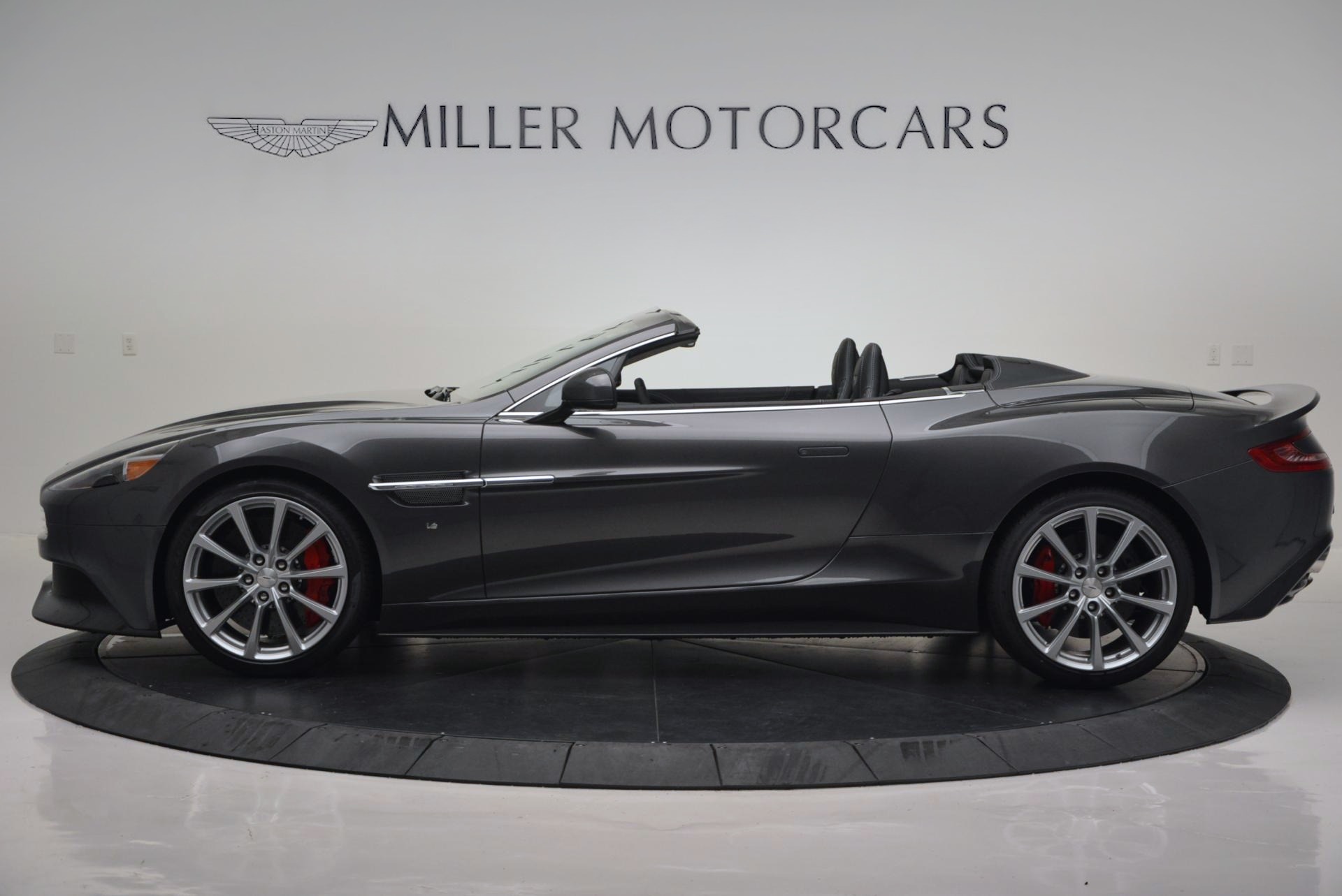 New 16 Aston Martin Vanquish Volante For Sale Special Pricing Mclaren Greenwich Stock A1190