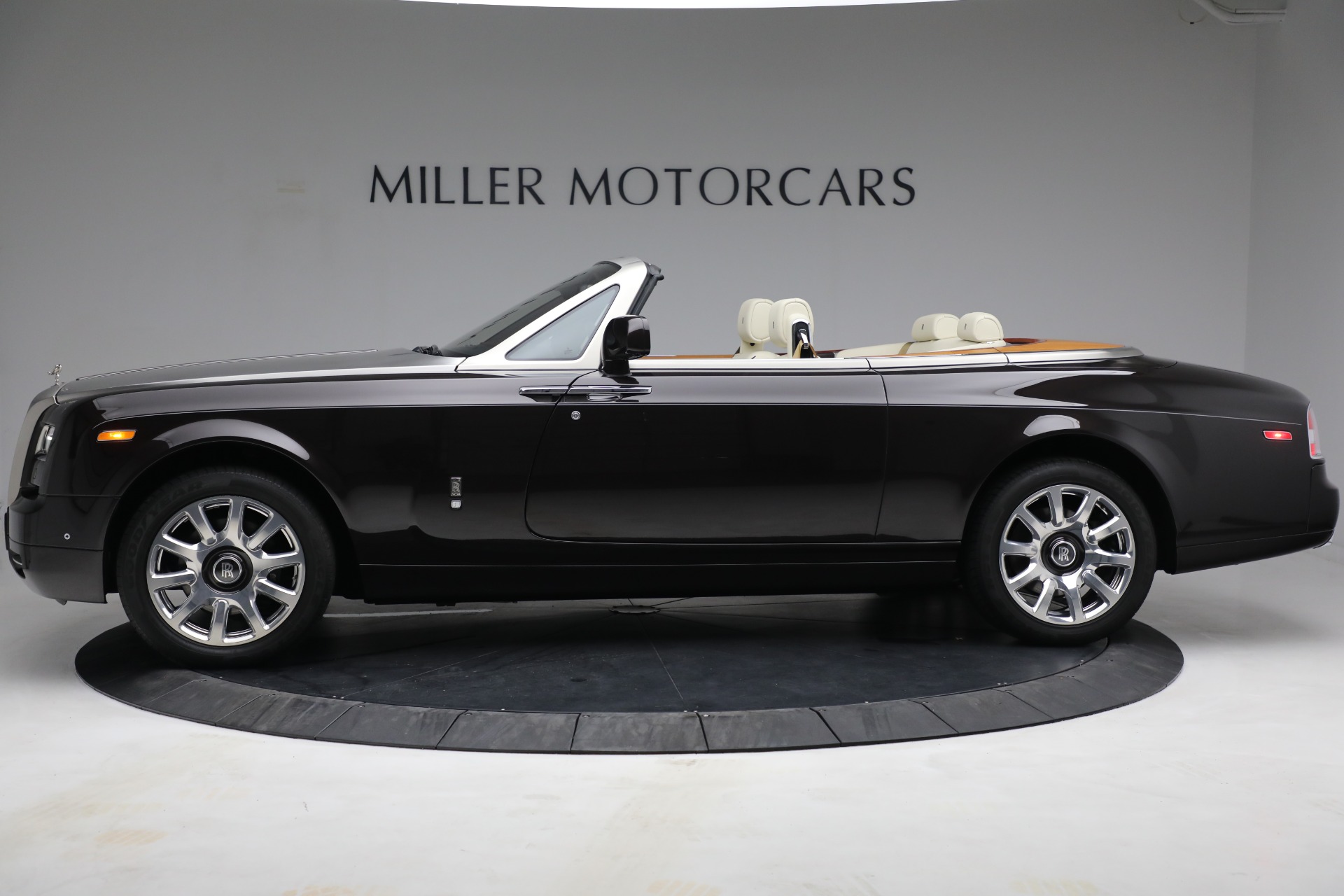 RollsRoyce Phantom Coupe Siêu Xe 2 Cửa Có Ở Việt Nam  Thế Giới Rolls Royce