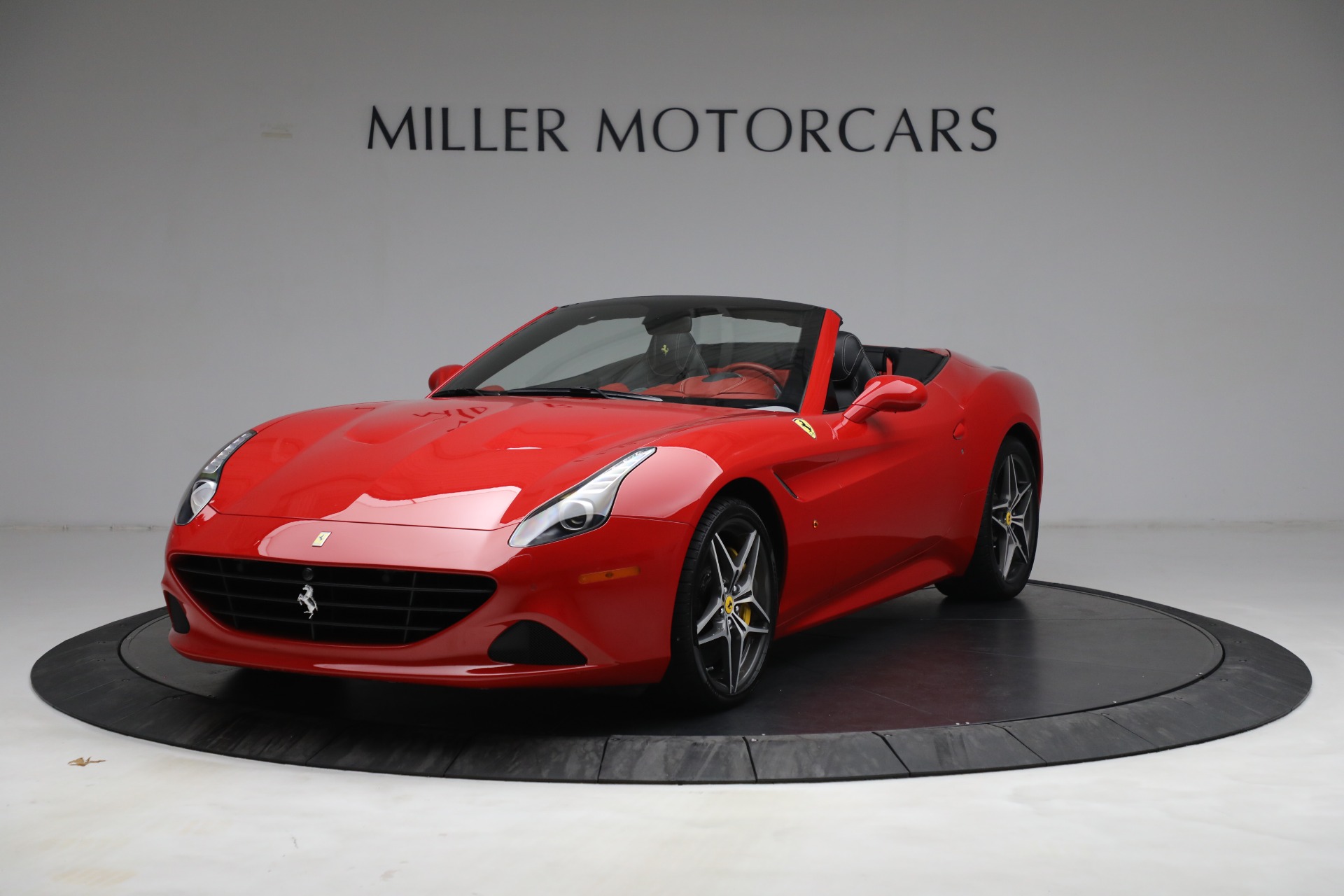 Used 2017 Ferrari California T for sale Sold at McLaren Greenwich in Greenwich CT 06830 1