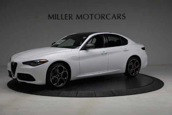 New 2022 Alfa Romeo Giulia Veloce for sale Sold at McLaren Greenwich in Greenwich CT 06830 2