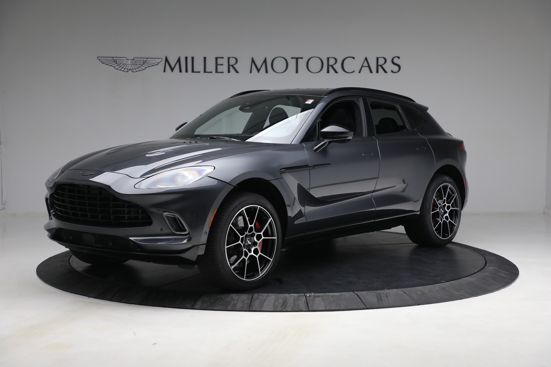 Used 2021 Aston Martin DBX for sale $183,900 at McLaren Greenwich in Greenwich CT 06830 1