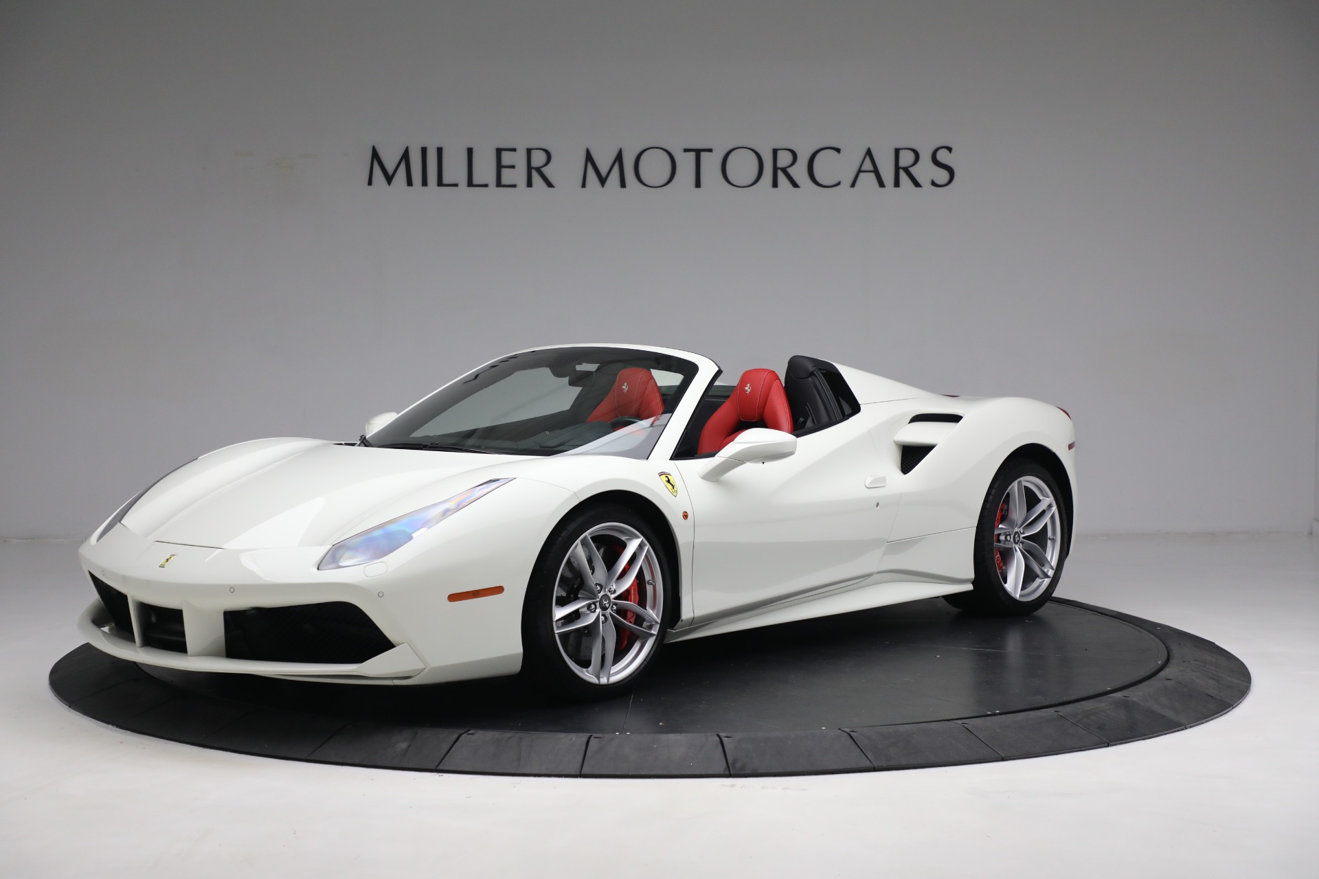 Used 2018 Ferrari 488 Spider for sale $339,900 at McLaren Greenwich in Greenwich CT 06830 1