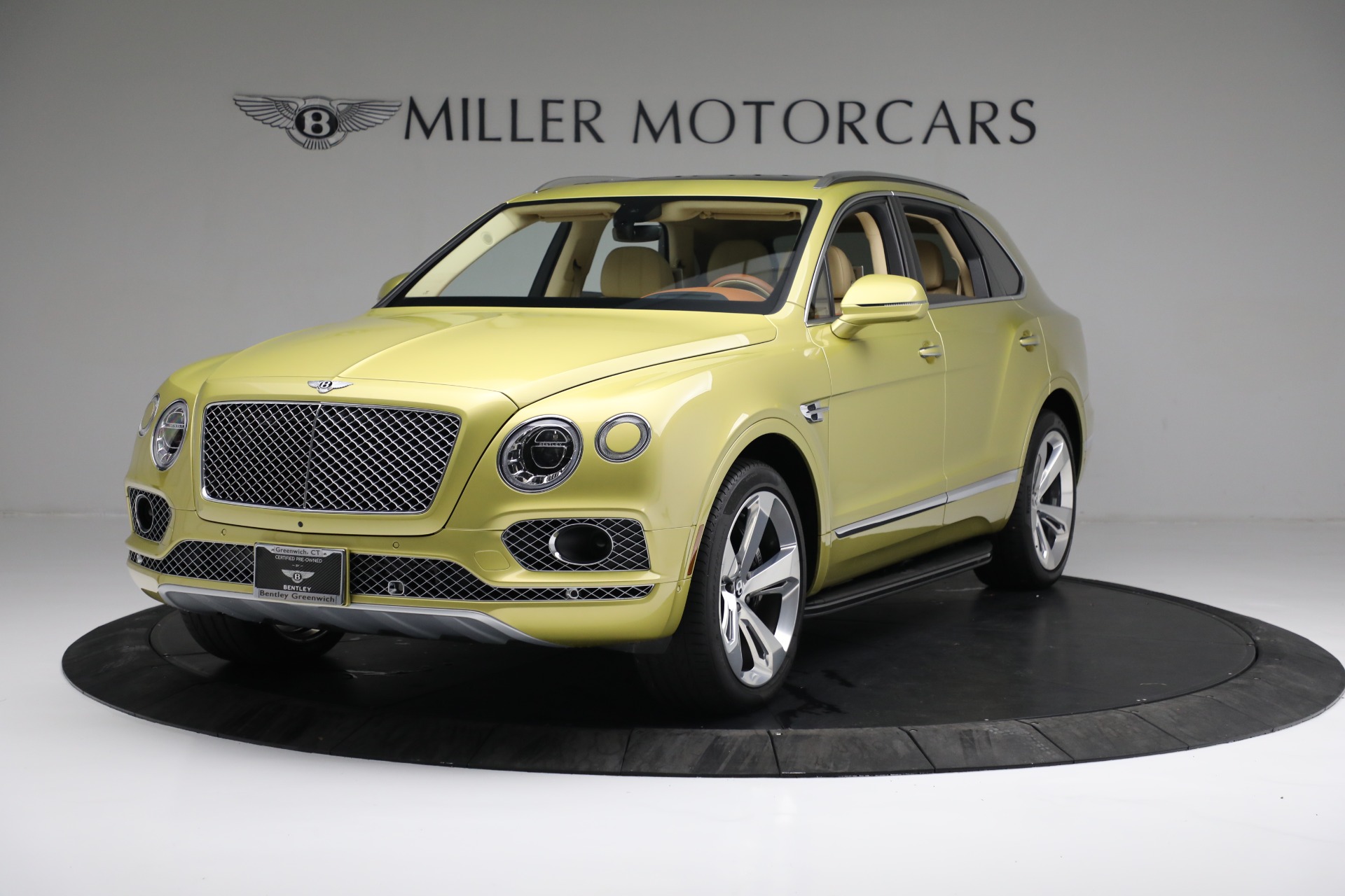 Used 2018 Bentley Bentayga W12 Signature for sale Sold at McLaren Greenwich in Greenwich CT 06830 1