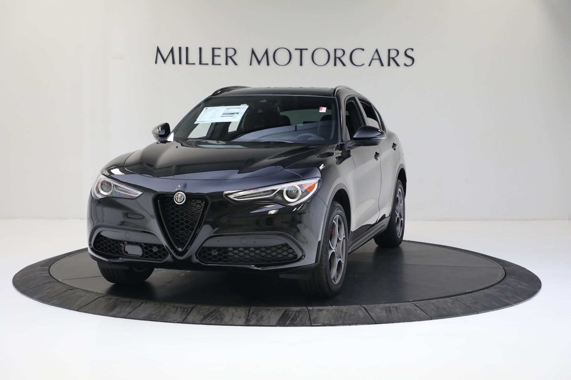 New 2022 Alfa Romeo Stelvio Sprint for sale $52,305 at McLaren Greenwich in Greenwich CT 06830 1